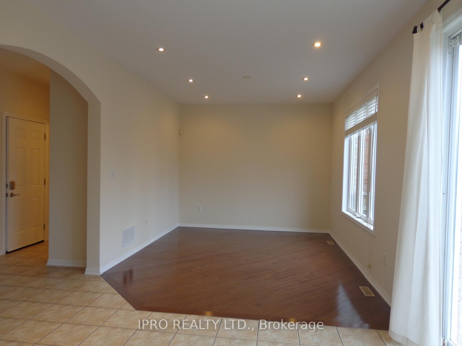 Photo 7 of 3263 Mccurdy Court, Burlington, Alton — HOMEH