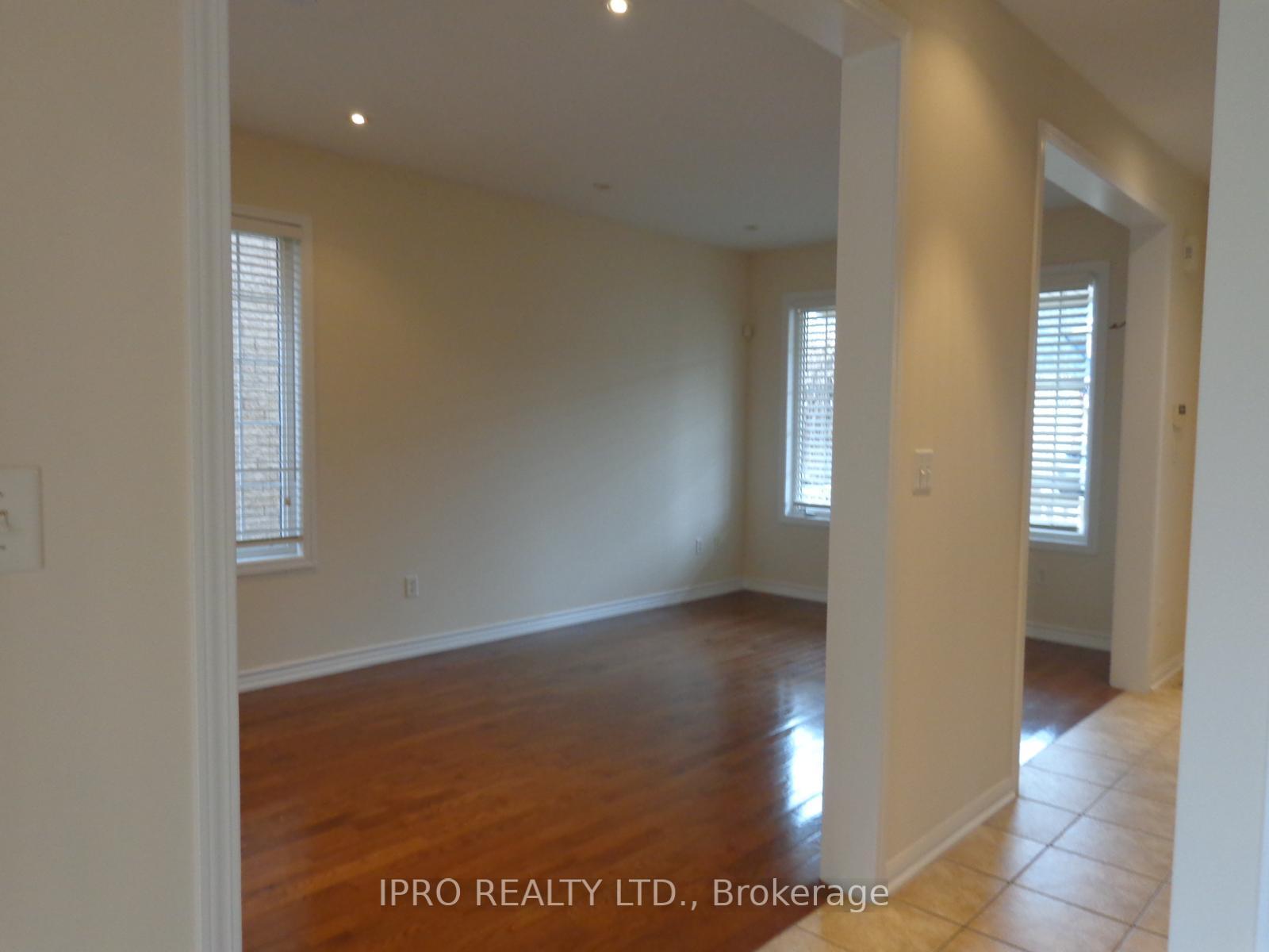 Photo 8 of 3263 Mccurdy Court, Burlington, Alton — HOMEH