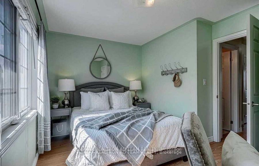 Photo 6 of 23 Cooperage Lane, Ajax, Central — HOMEH