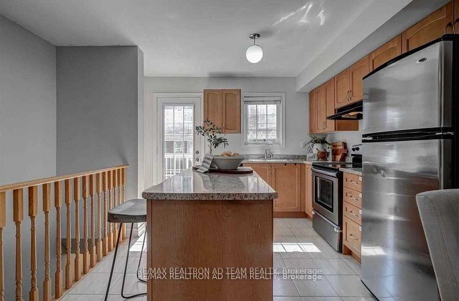 Photo 10 of 23 Cooperage Lane, Ajax, Central — HOMEH