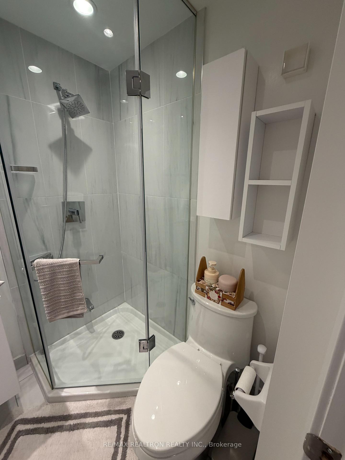 Photo 10 of Unit 714, 195 Redpath Avenue, Toronto, Mount Pleasant West — HOMEH
