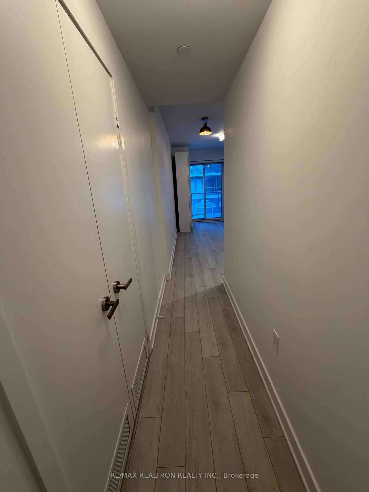 Photo 9 of Unit 714, 195 Redpath Avenue, Toronto, Mount Pleasant West — HOMEH