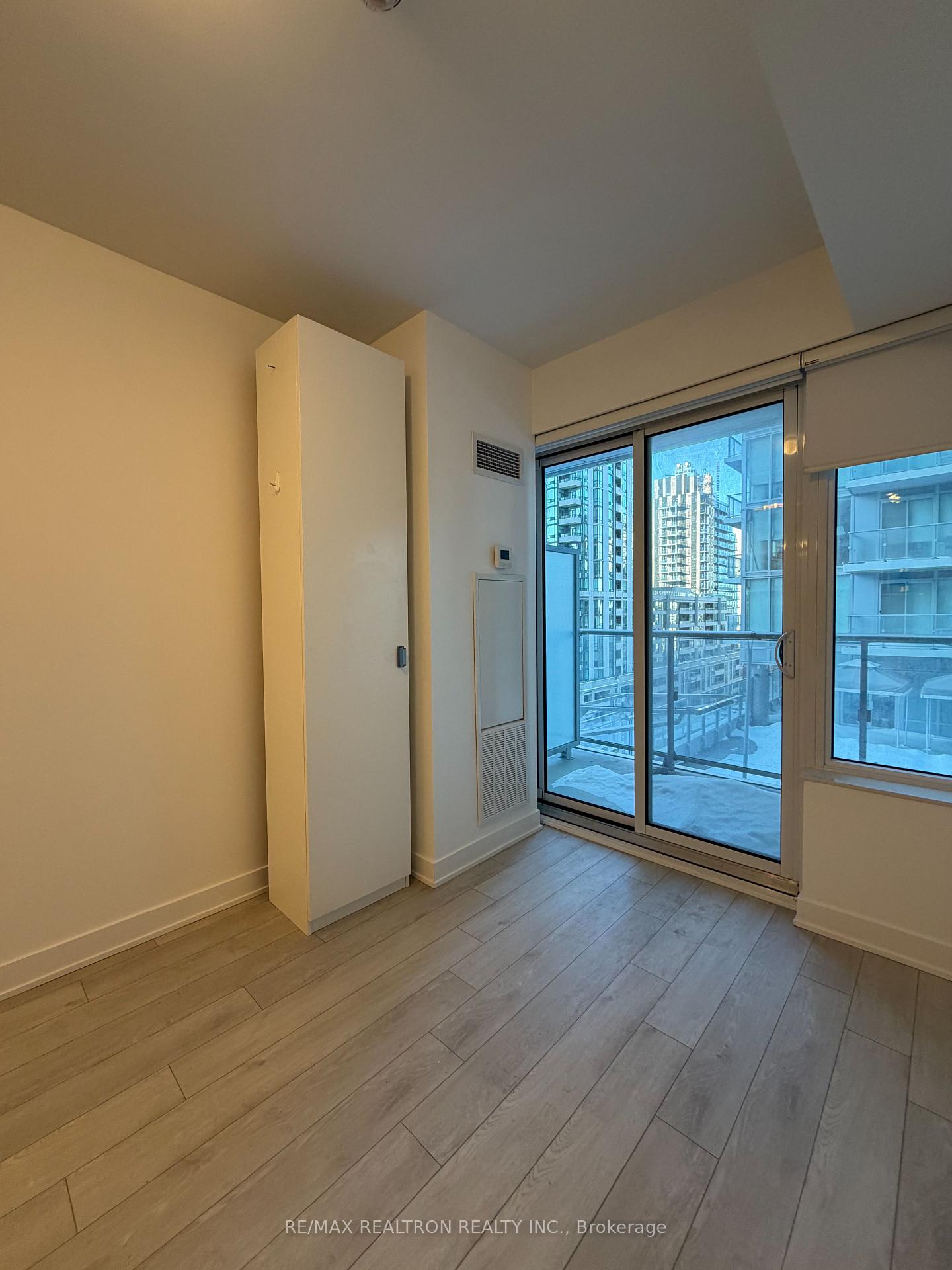 Photo 12 of Unit 714, 195 Redpath Avenue, Toronto, Mount Pleasant West — HOMEH
