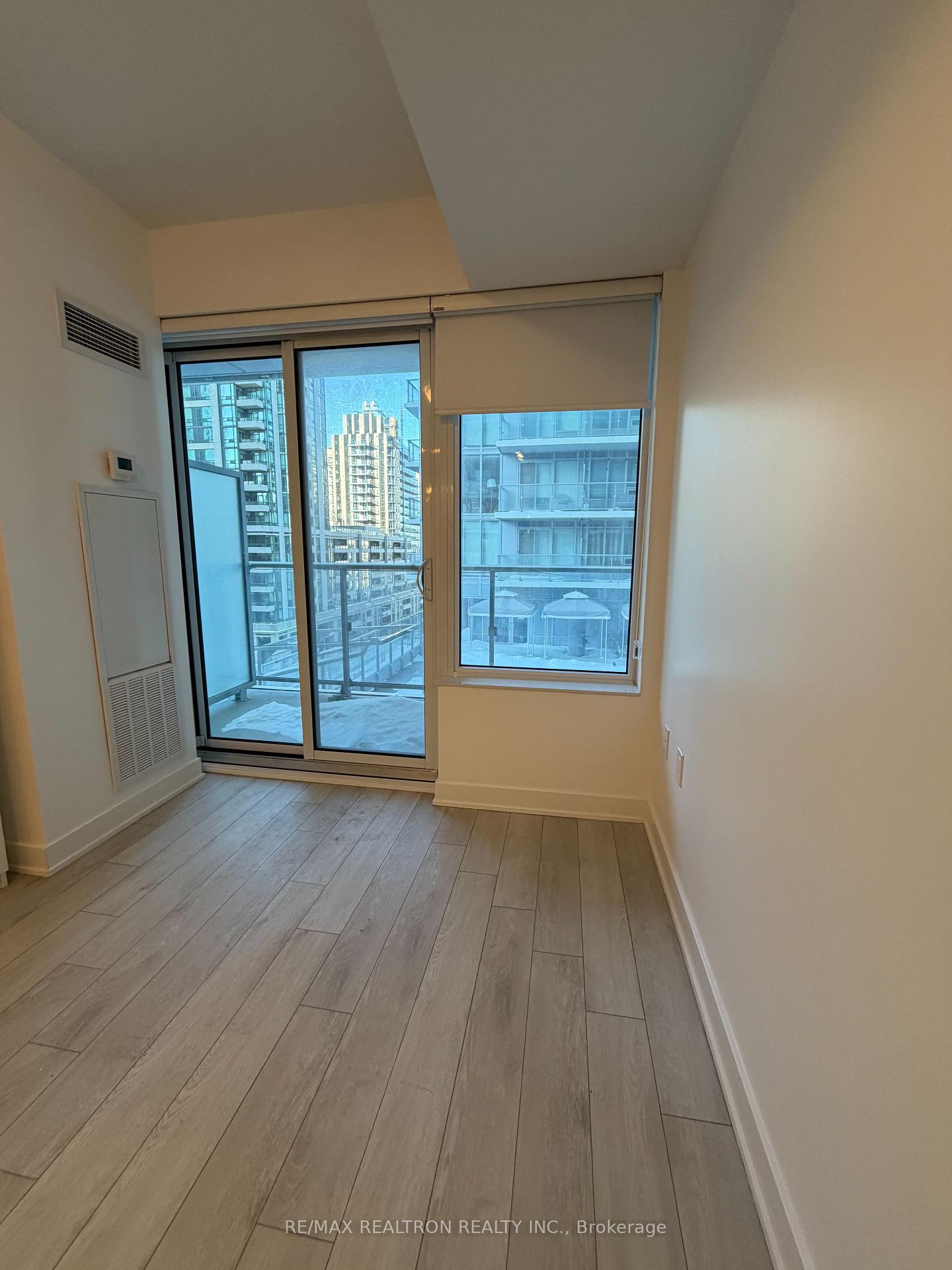 Photo 8 of Unit 714, 195 Redpath Avenue, Toronto, Mount Pleasant West — HOMEH