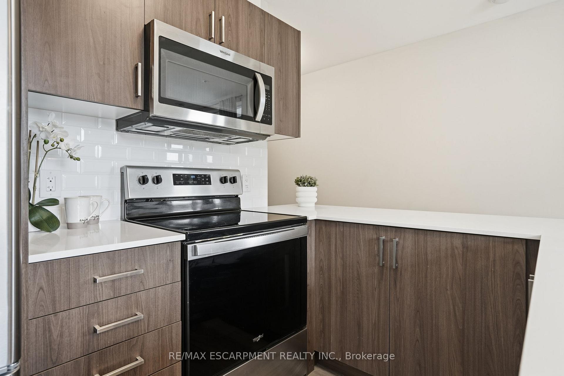 Photo 11 of Unit 308, 455 Charlton Avenue, Hamilton, Stinson — HOMEH