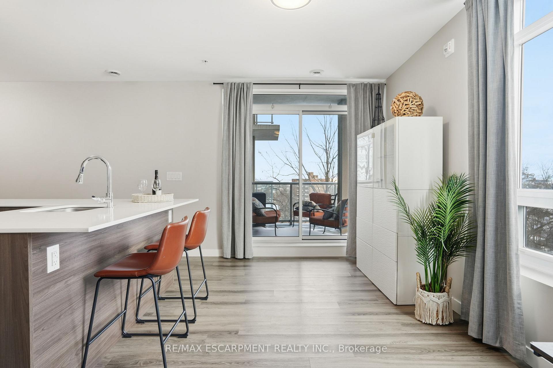 Photo 7 of Unit 308, 455 Charlton Avenue, Hamilton, Stinson — HOMEH