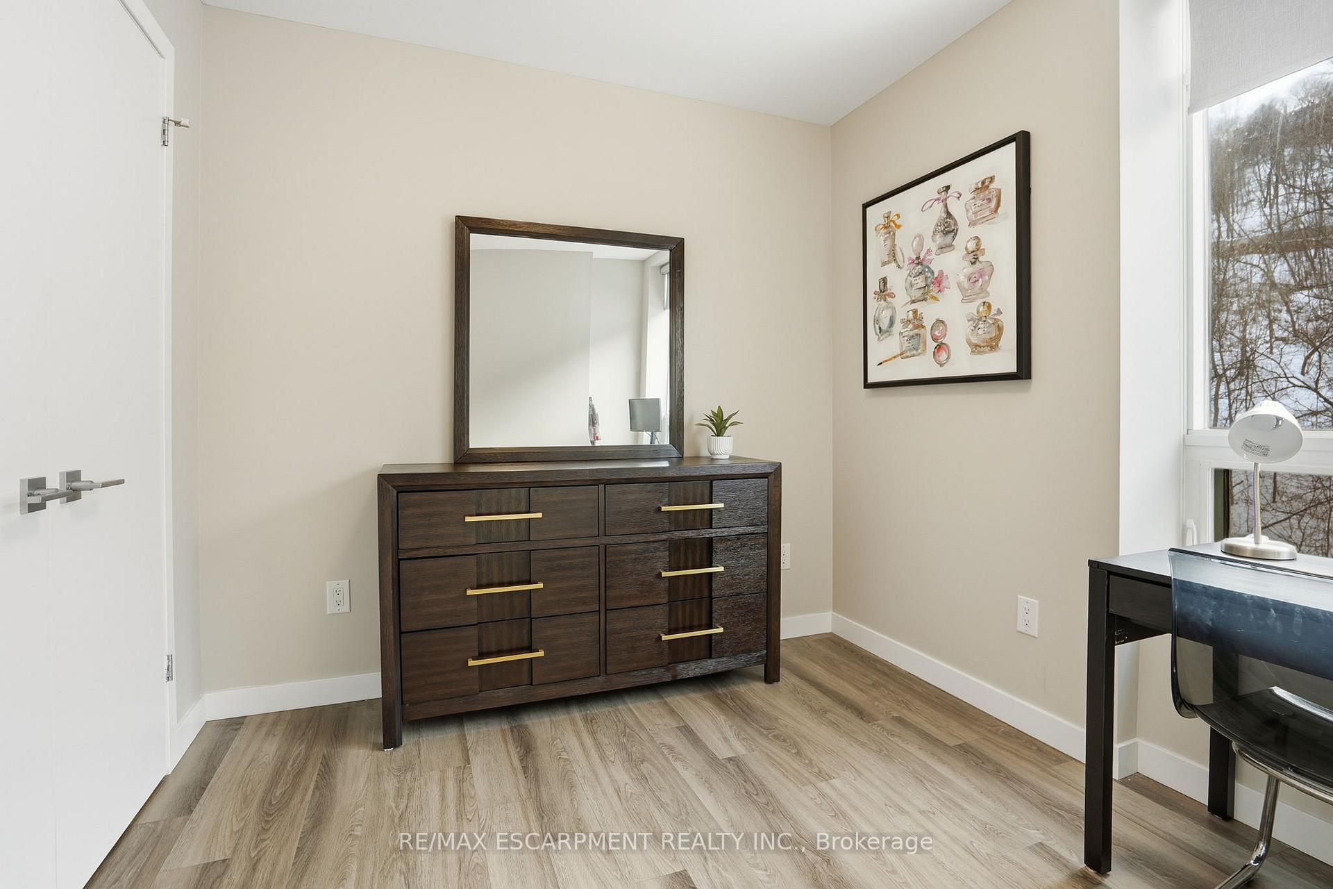 Photo 16 of Unit 308, 455 Charlton Avenue, Hamilton, Stinson — HOMEH