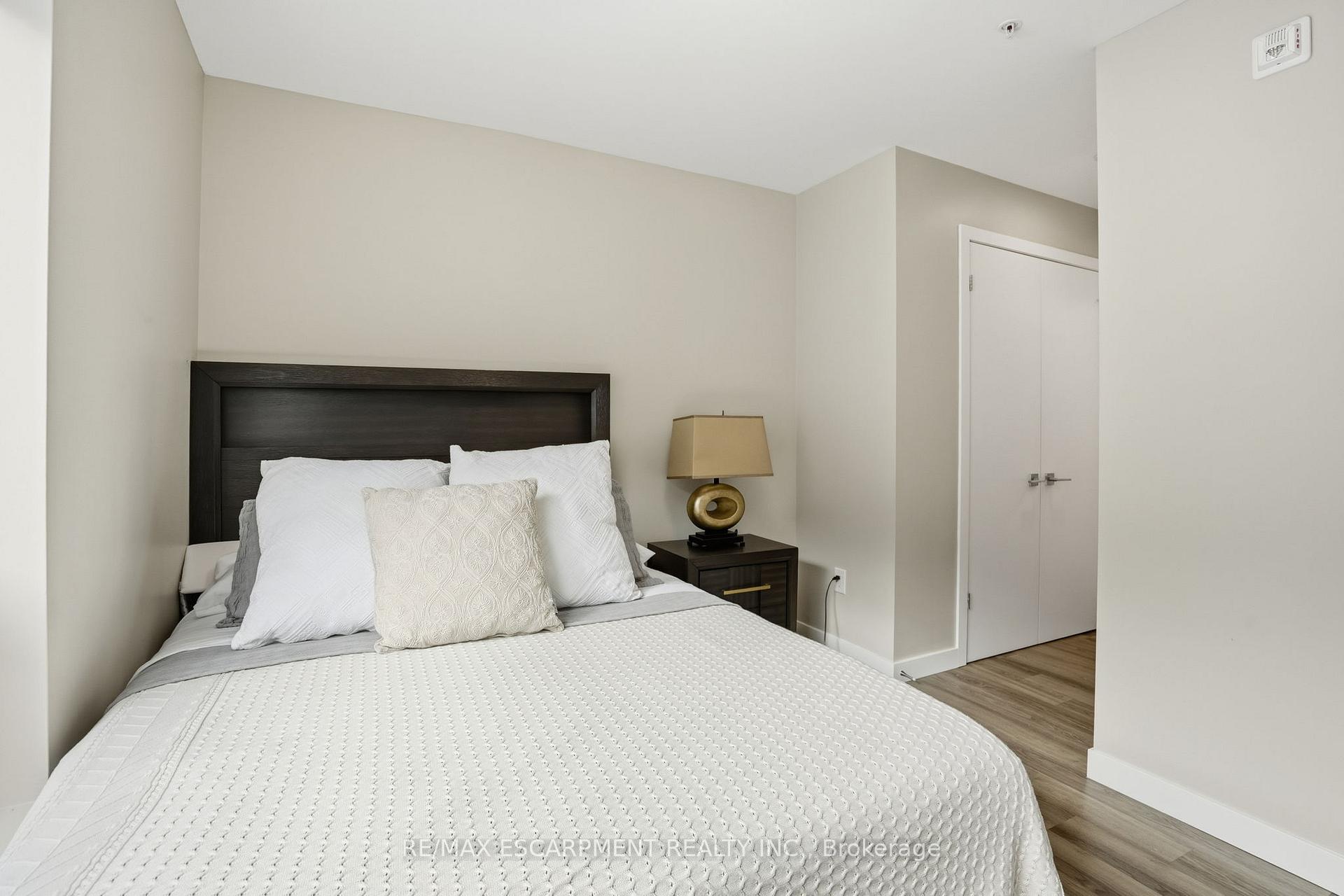 Photo 13 of Unit 308, 455 Charlton Avenue, Hamilton, Stinson — HOMEH