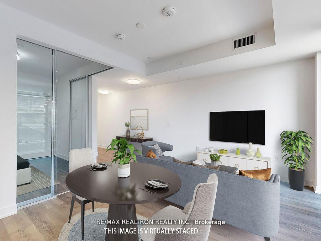 Photo 5 of Unit 510, 127 Broadway Avenue, Toronto, Mount Pleasant West — HOMEH