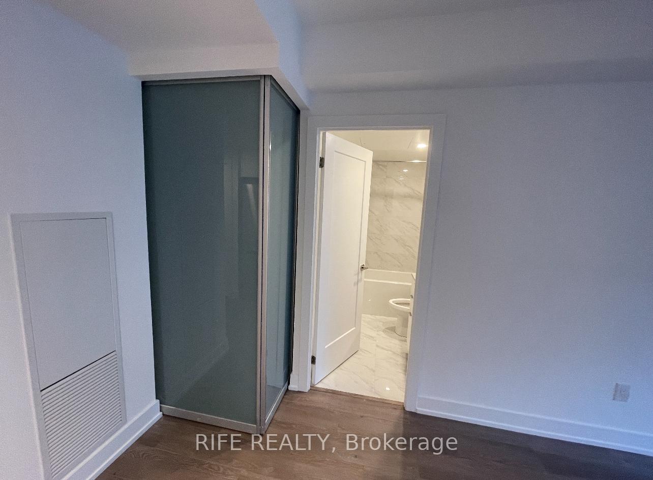 Photo 2 of Unit 703, 9 Clegg Road, Markham, Unionville — HOMEH
