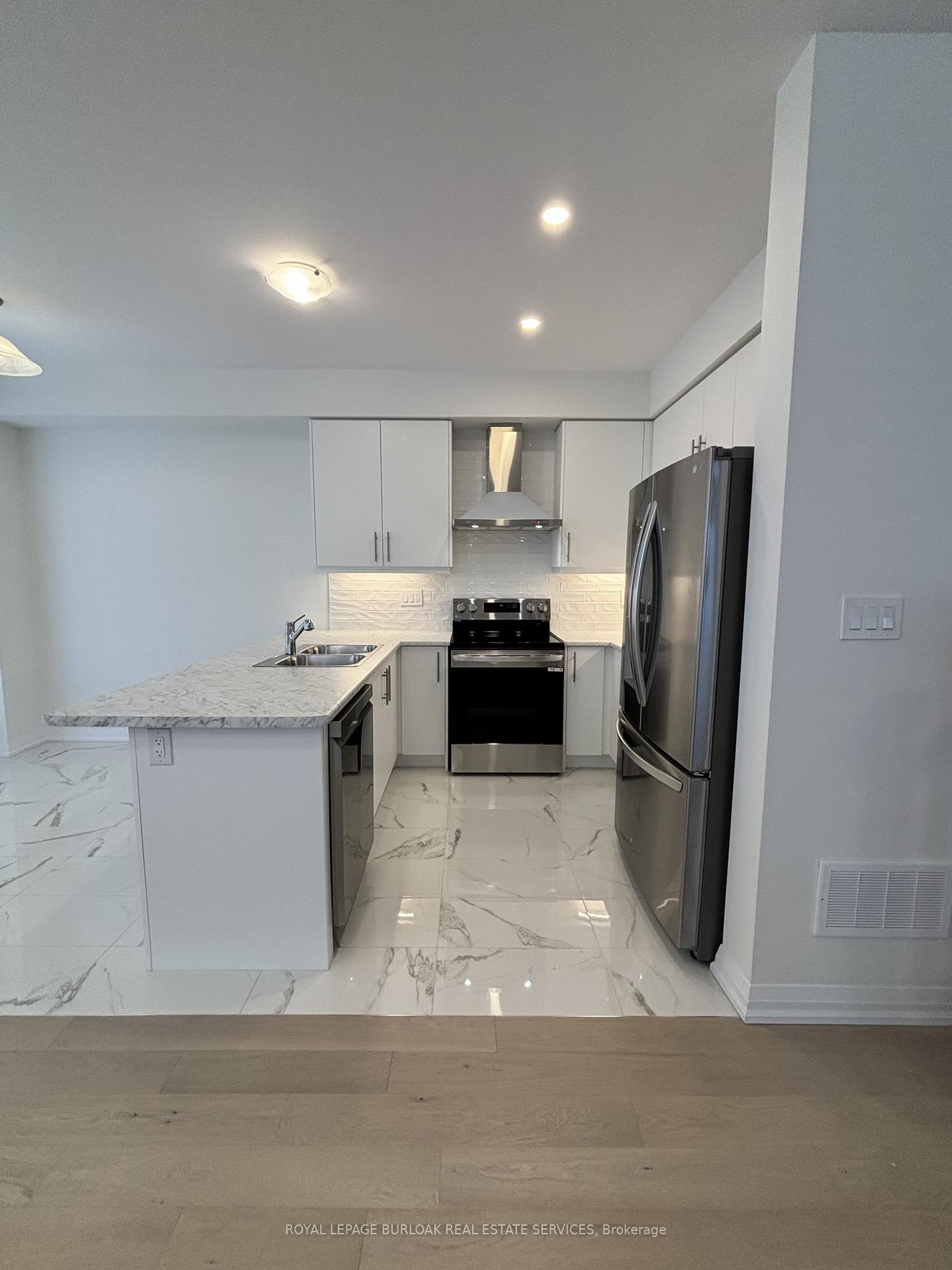 Photo 9 of 78 Granville Crescent, Haldimand — HOMEH