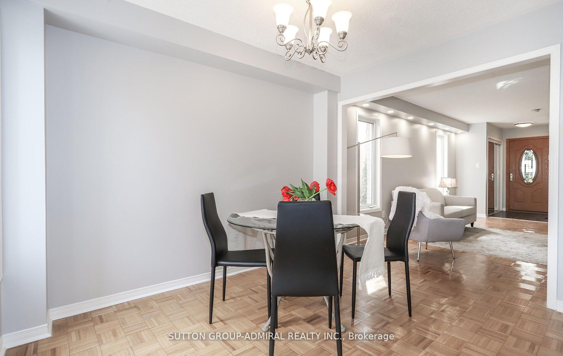 Photo 6 of 49 National Pine Drive, Vaughan, Vellore Village — HOMEH