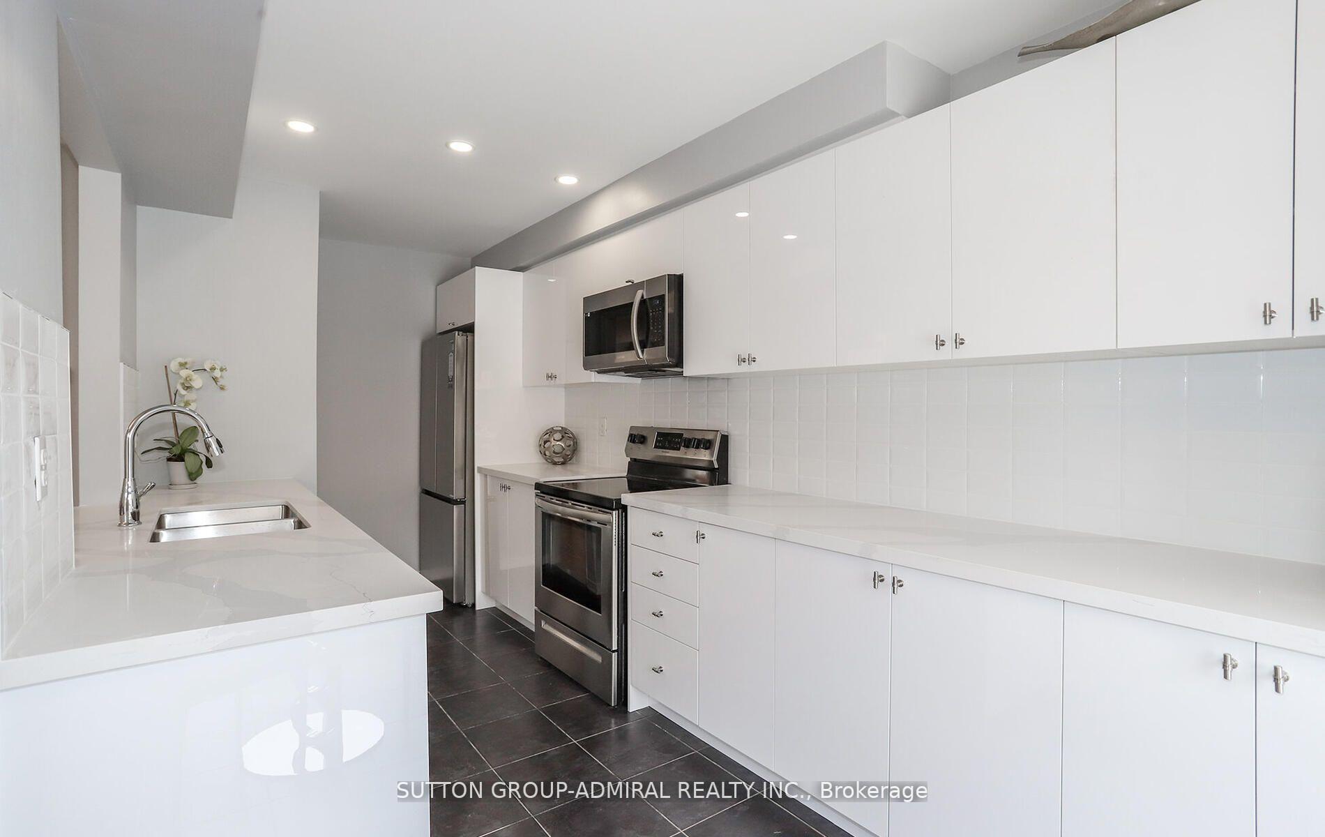 Photo 4 of 49 National Pine Drive, Vaughan, Vellore Village — HOMEH