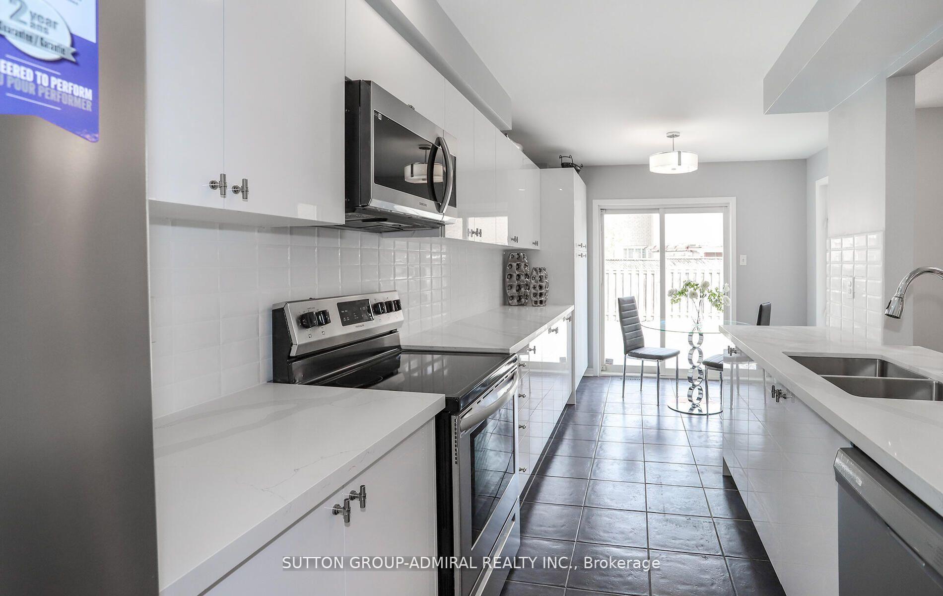 Photo 8 of 49 National Pine Drive, Vaughan, Vellore Village — HOMEH