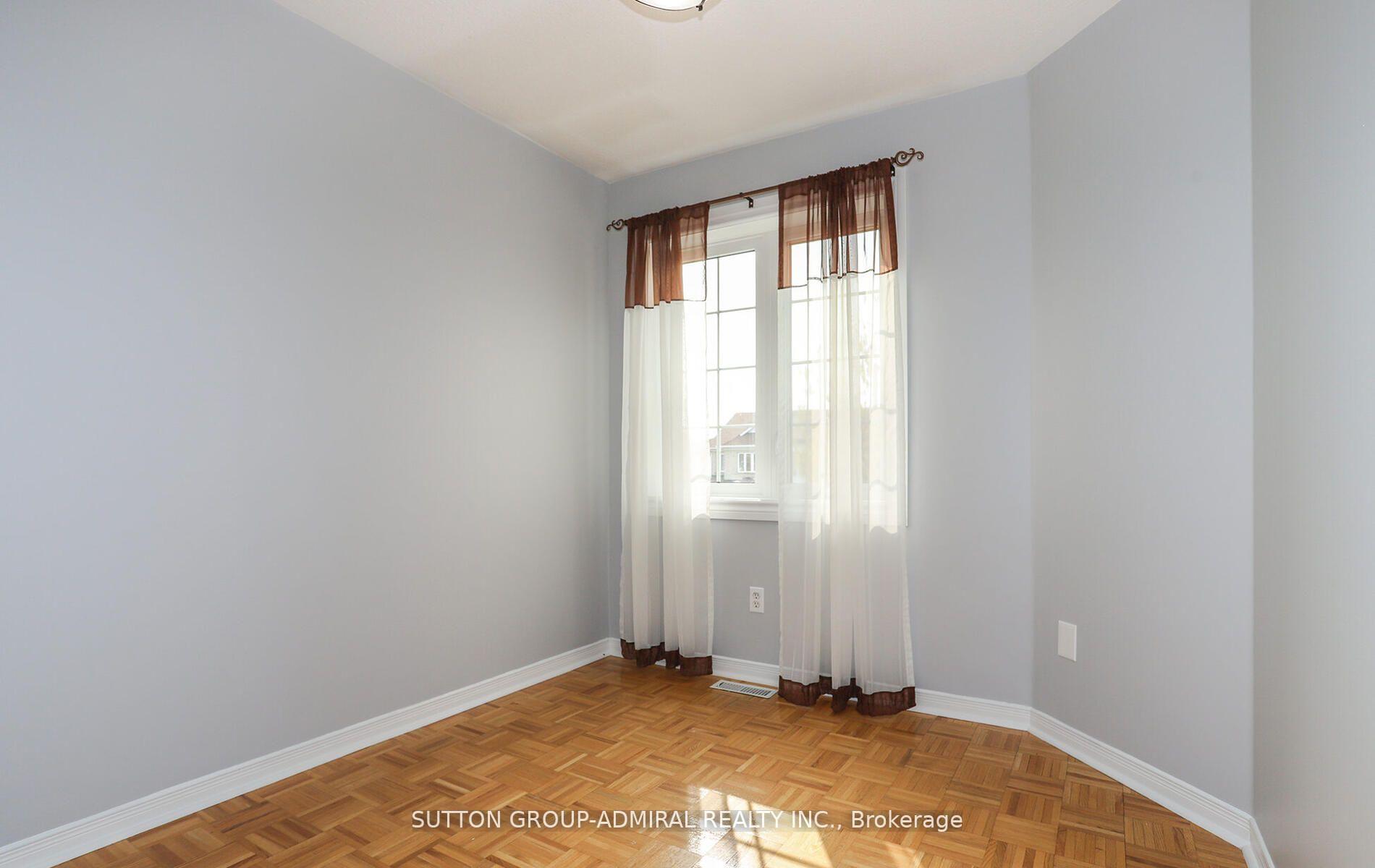 Photo 7 of 49 National Pine Drive, Vaughan, Vellore Village — HOMEH