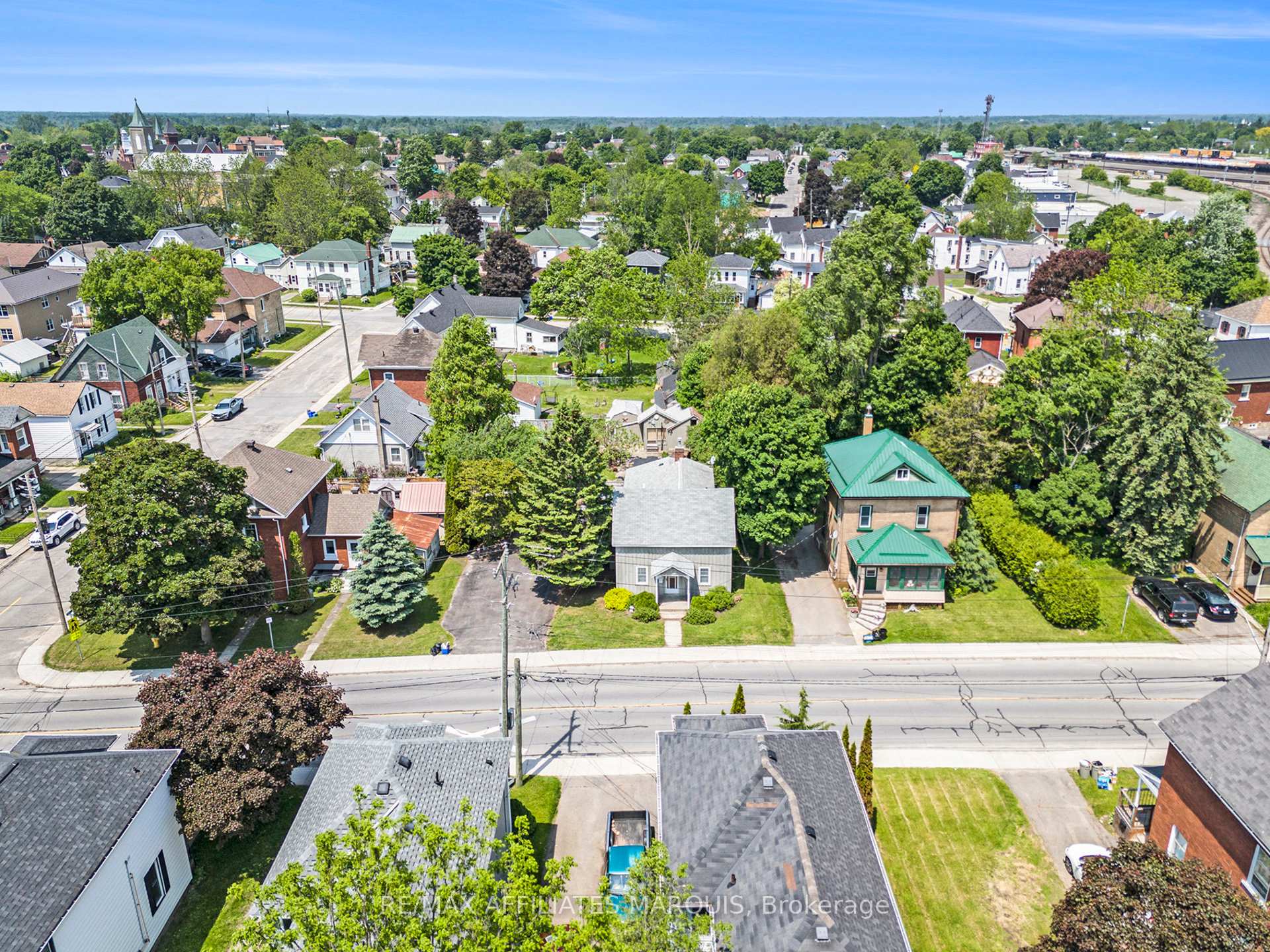 Photo 13 of 122 Chambers Street, Smiths Falls — HOMEH