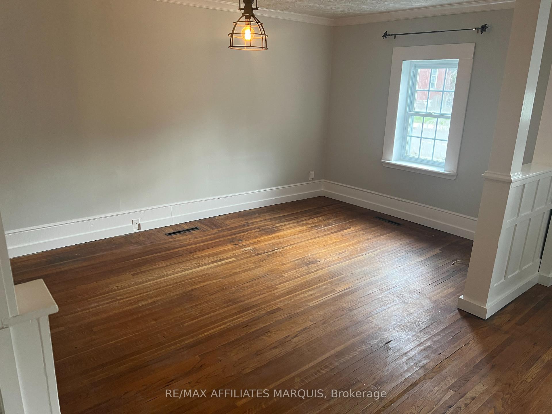 Photo 20 of 122 Chambers Street, Smiths Falls — HOMEH