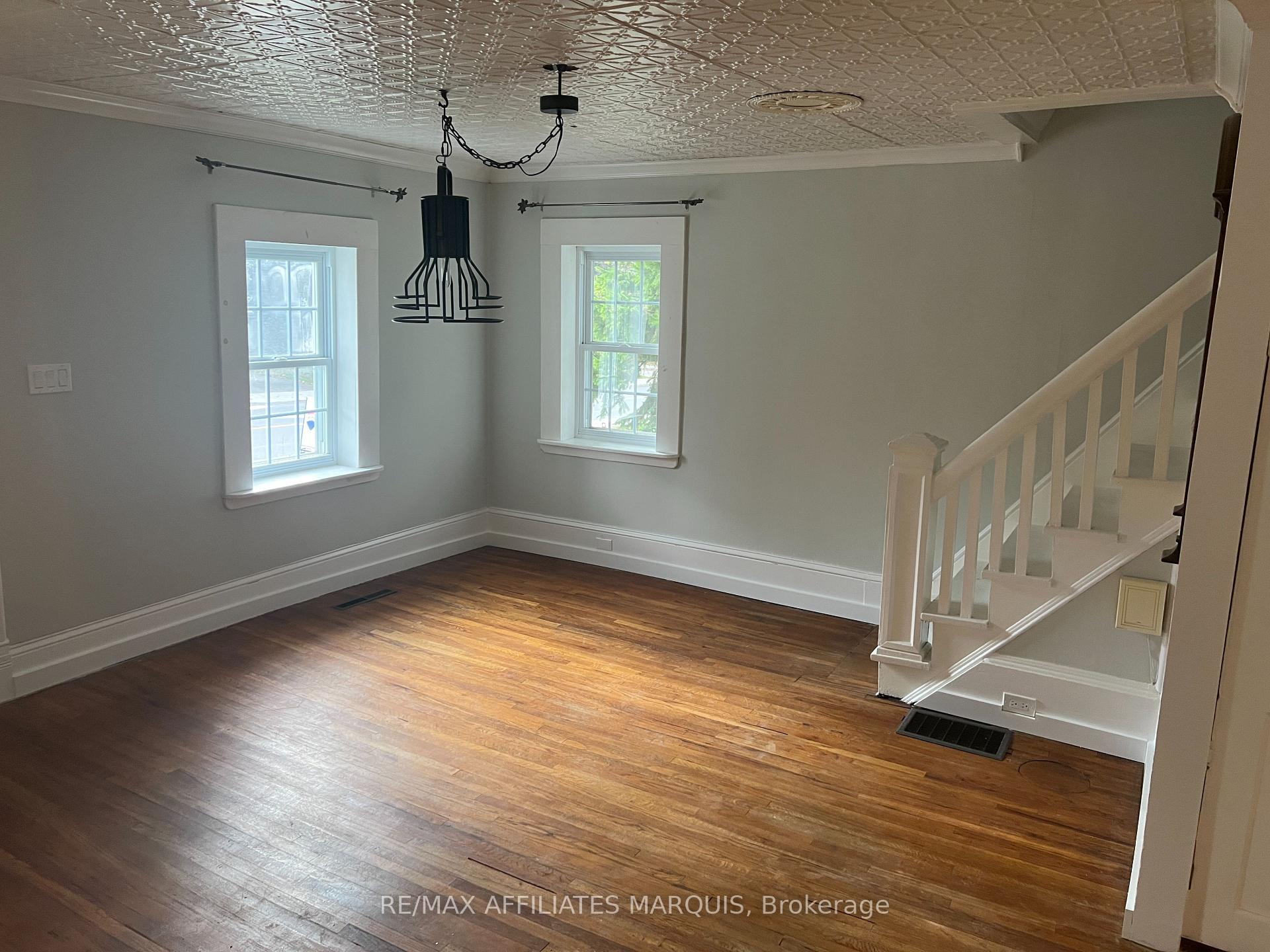 Photo 8 of 122 Chambers Street, Smiths Falls — HOMEH