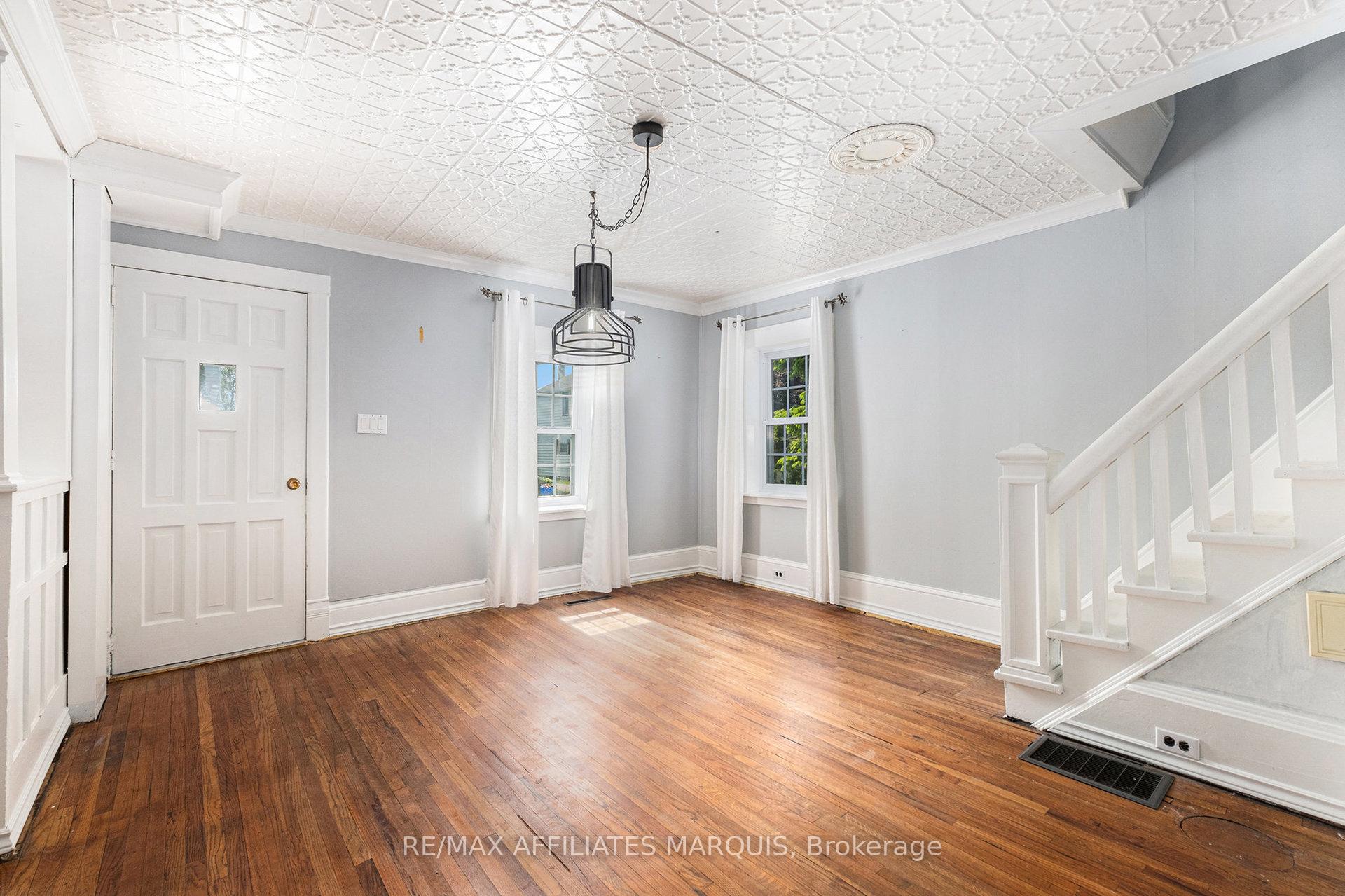 Photo 24 of 122 Chambers Street, Smiths Falls — HOMEH