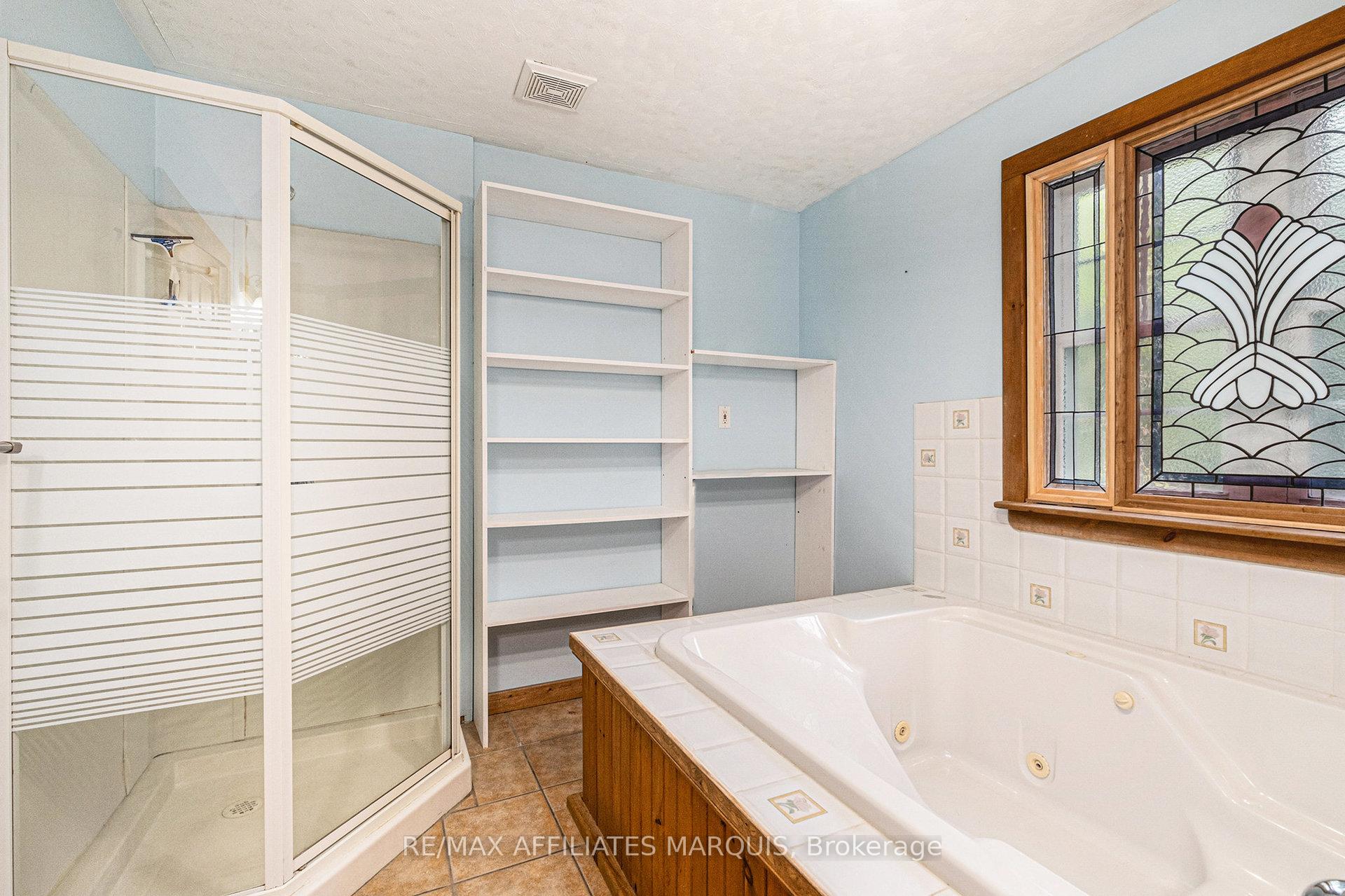 Photo 12 of 122 Chambers Street, Smiths Falls — HOMEH