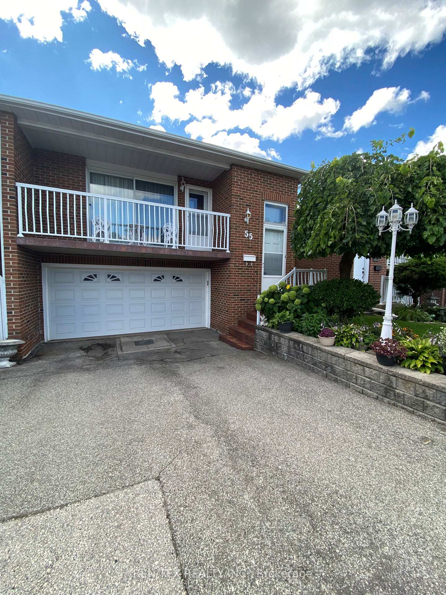 Photo 1 of 55 Ashburn Crescent, Vaughan, East Woodbridge — HOMEH