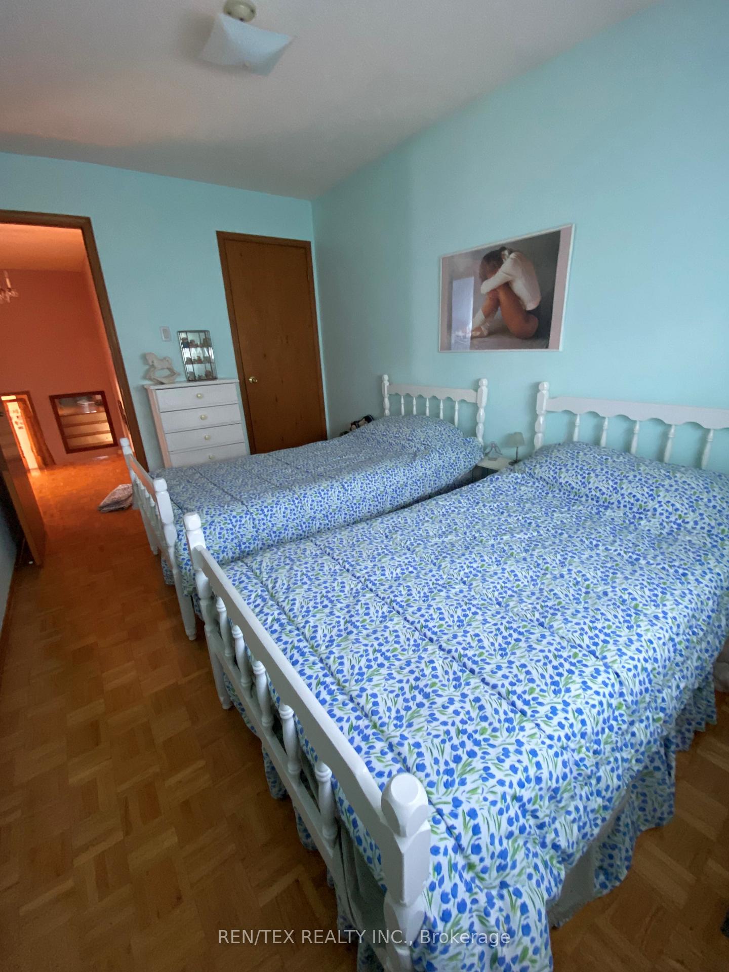 Photo 6 of 55 Ashburn Crescent, Vaughan, East Woodbridge — HOMEH