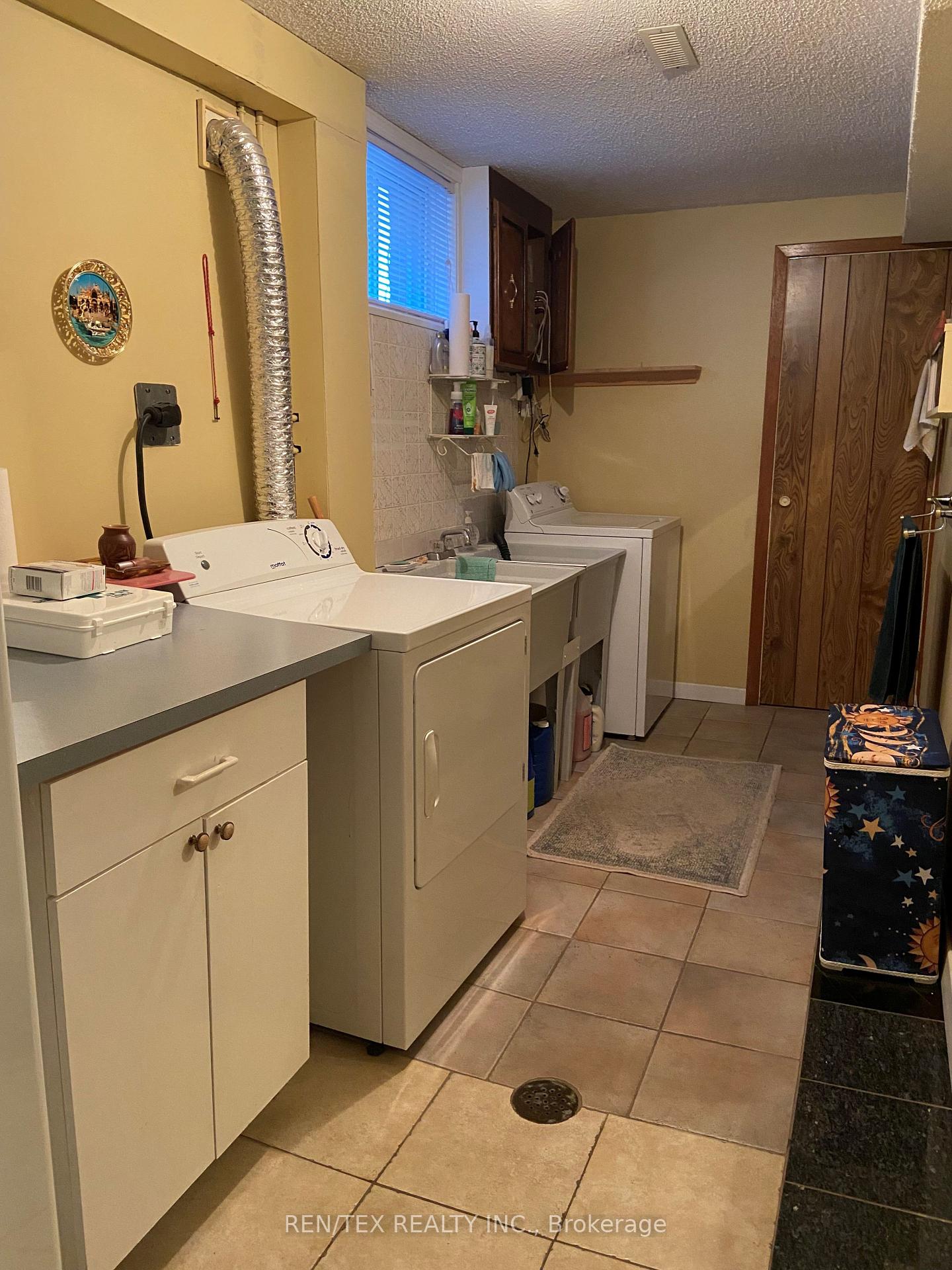 Photo 9 of 55 Ashburn Crescent, Vaughan, East Woodbridge — HOMEH
