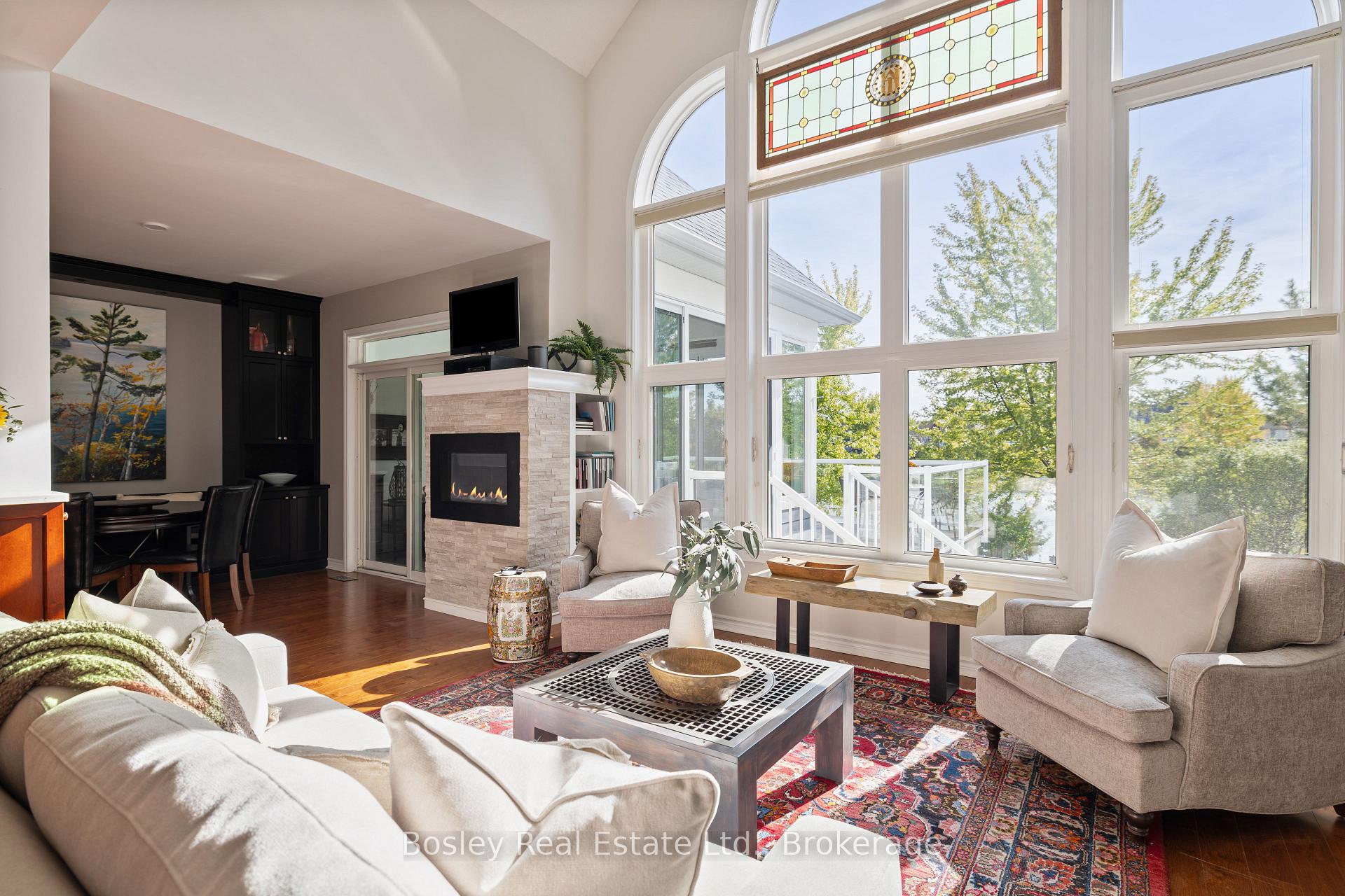 Photo 19 of 55 Waterfront Circle, Collingwood — HOMEH
