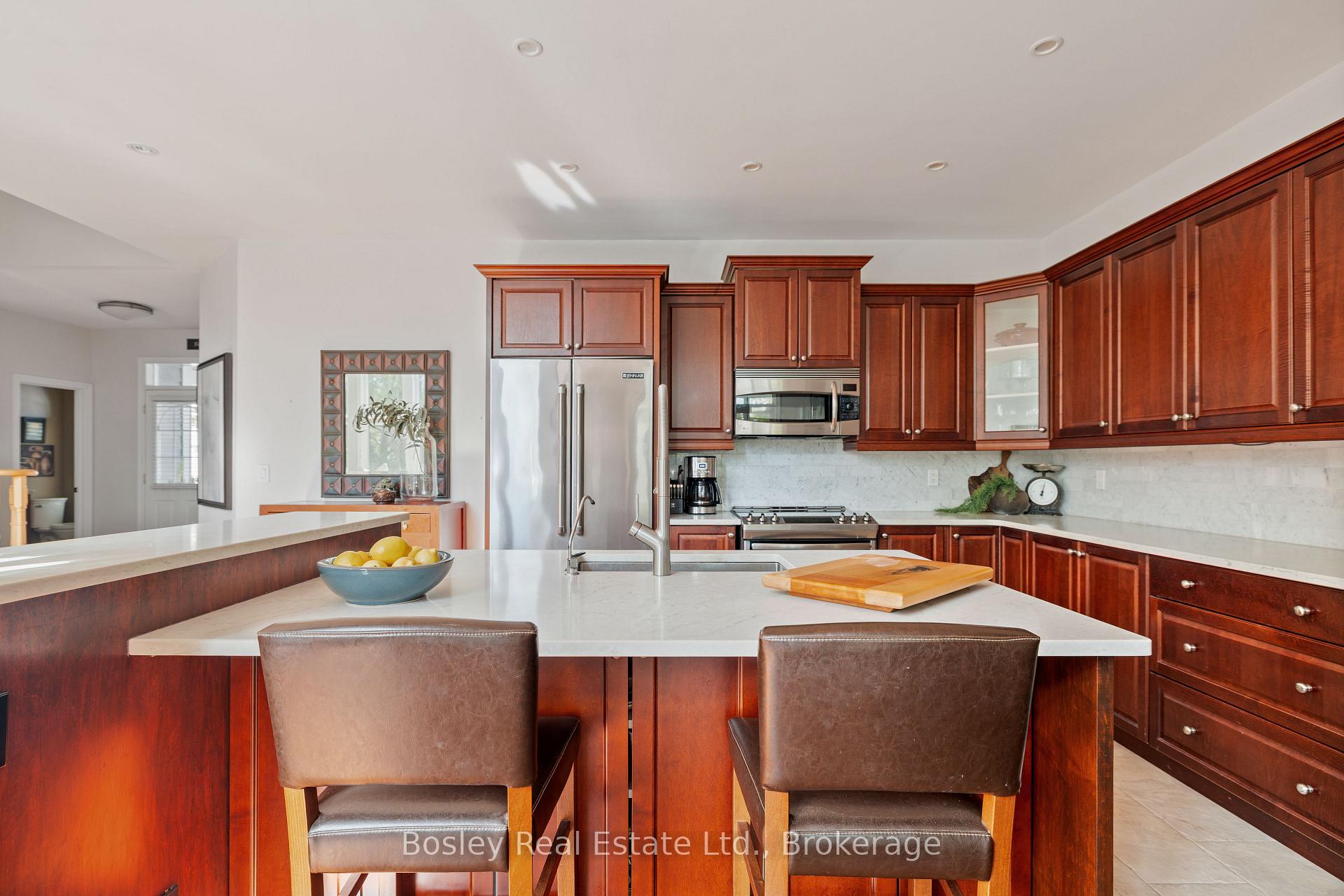 Photo 40 of 55 Waterfront Circle, Collingwood — HOMEH