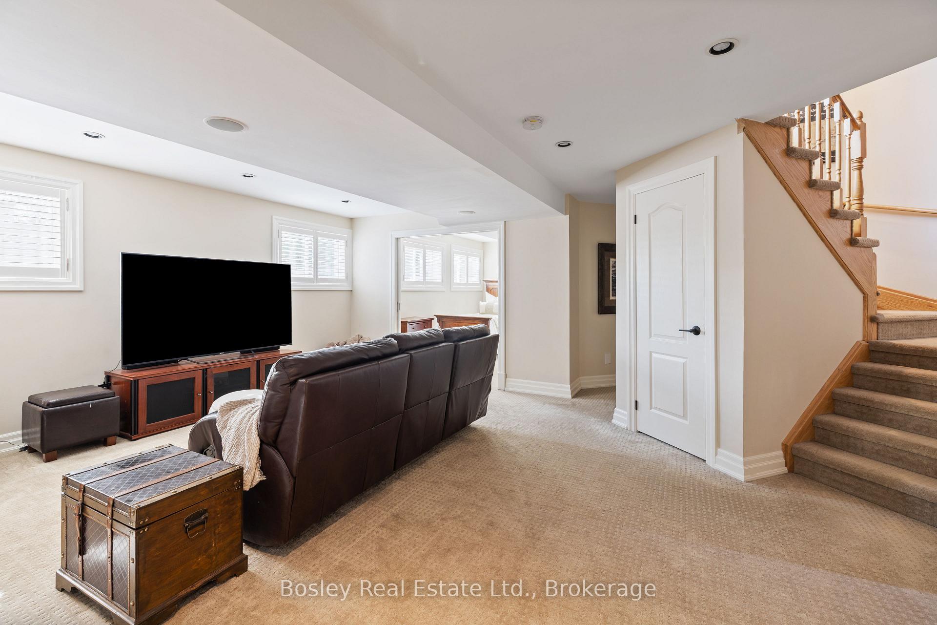 Photo 11 of 55 Waterfront Circle, Collingwood — HOMEH