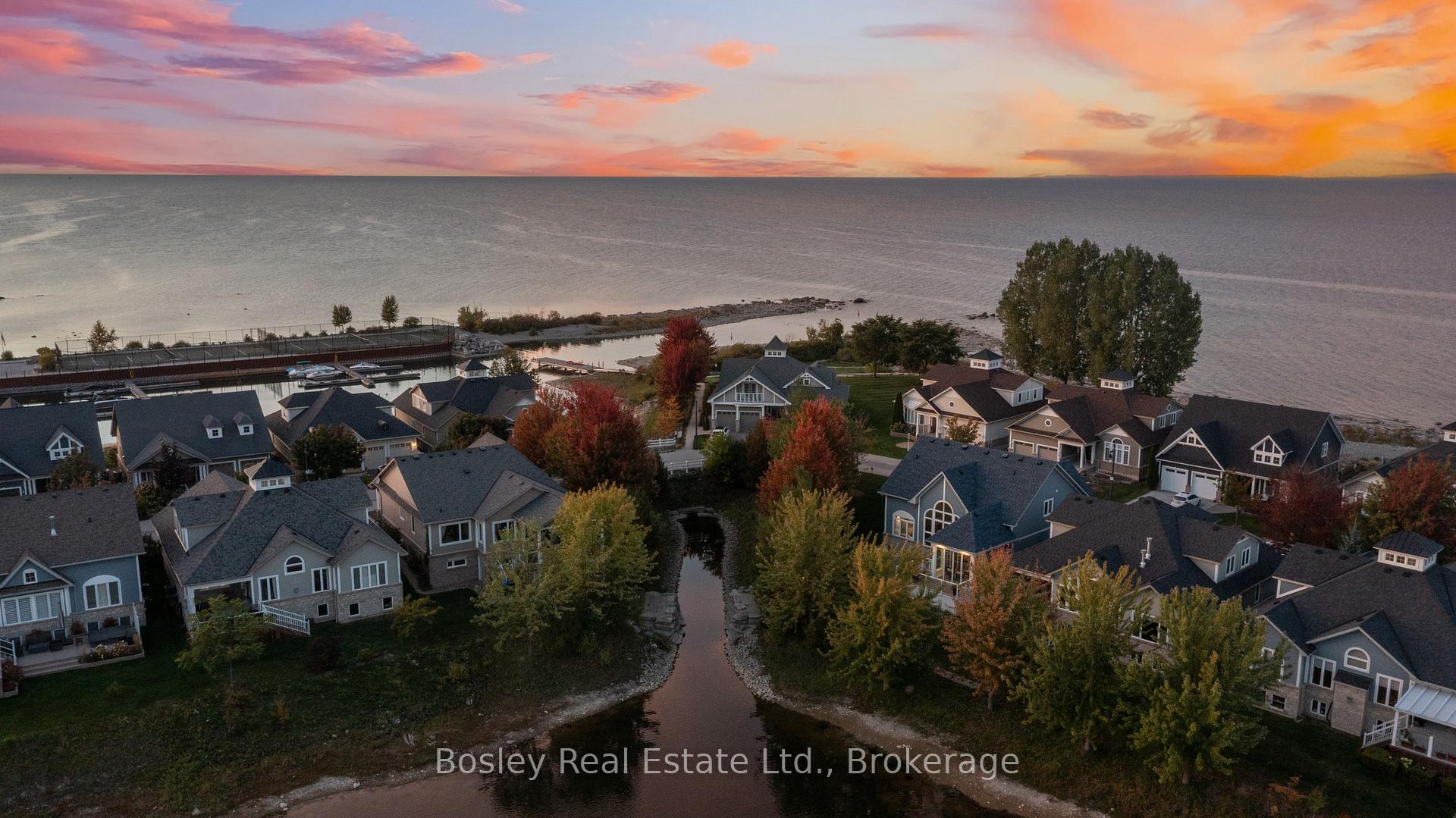 Photo 39 of 55 Waterfront Circle, Collingwood — HOMEH