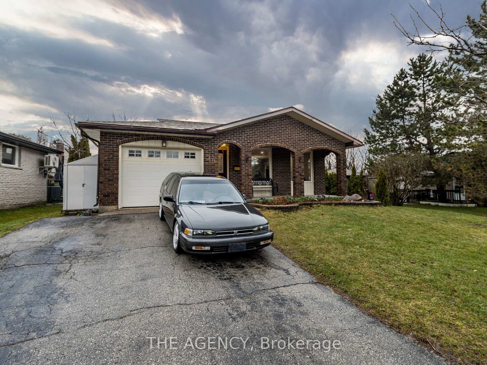 Photo 1 of 29 Culpepper Drive, Waterloo, Maple Hills — HOMEH