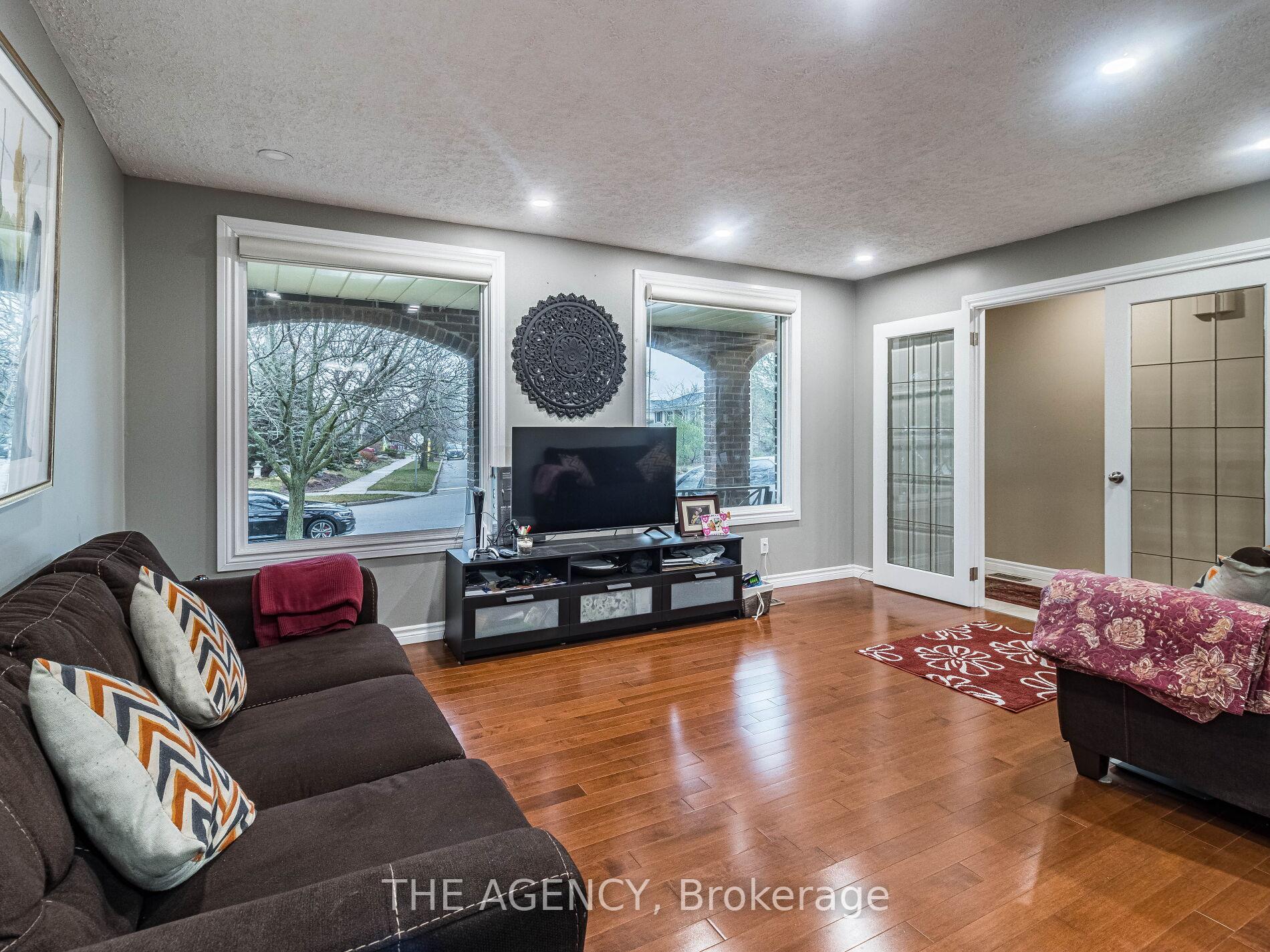 Photo 8 of 29 Culpepper Drive, Waterloo, Maple Hills — HOMEH