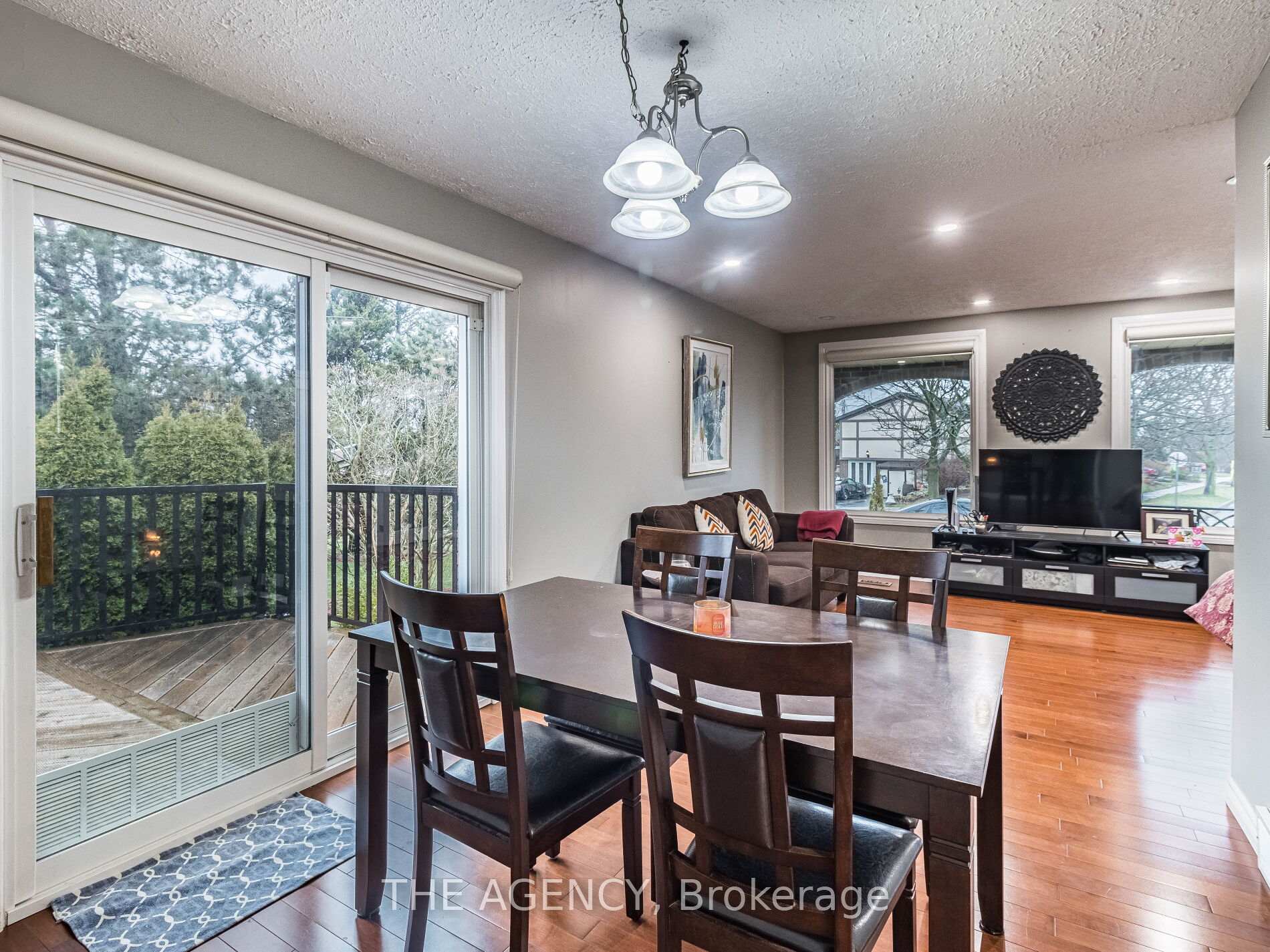 Photo 3 of 29 Culpepper Drive, Waterloo, Maple Hills — HOMEH