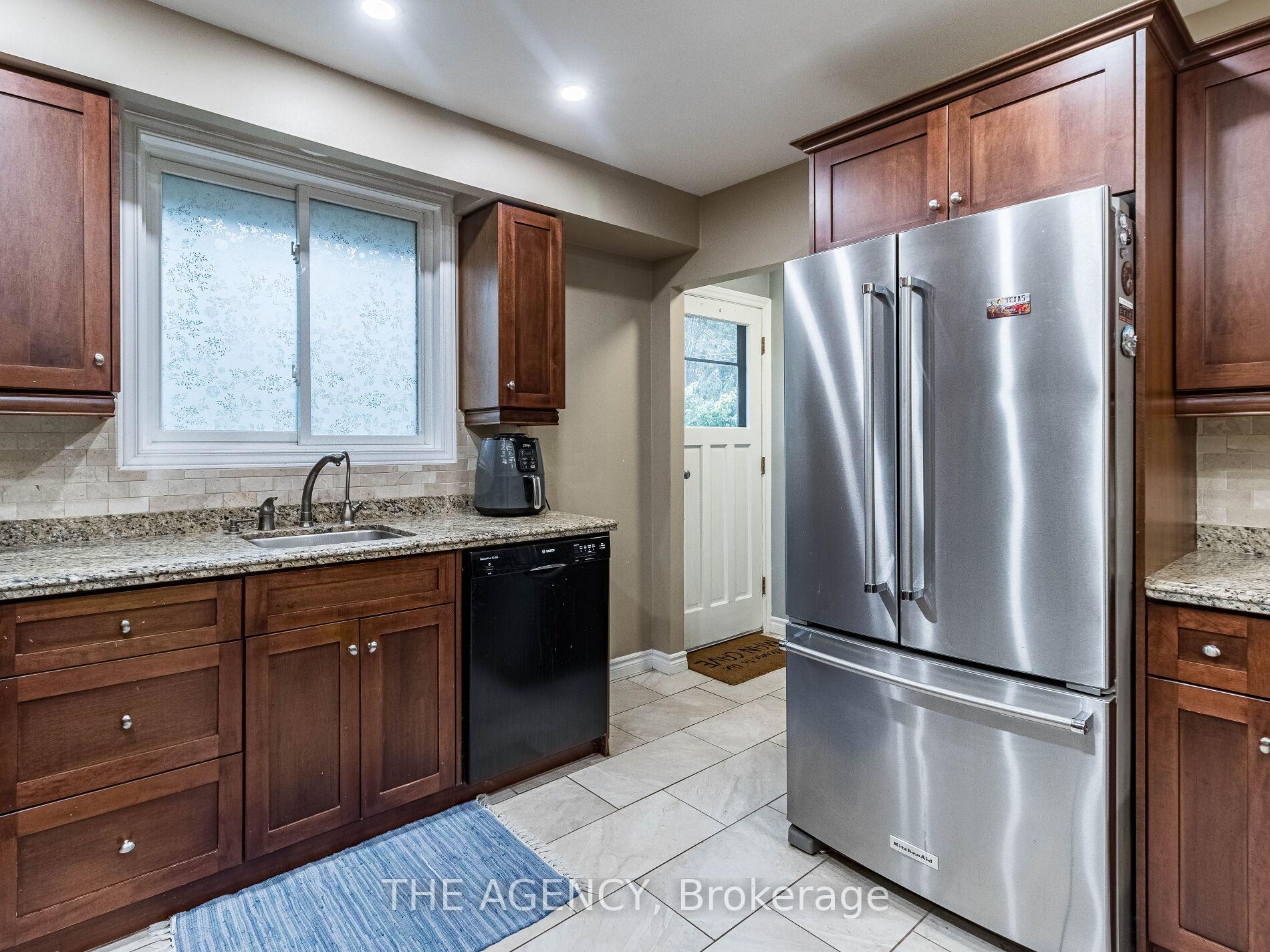 Photo 14 of 29 Culpepper Drive, Waterloo, Maple Hills — HOMEH