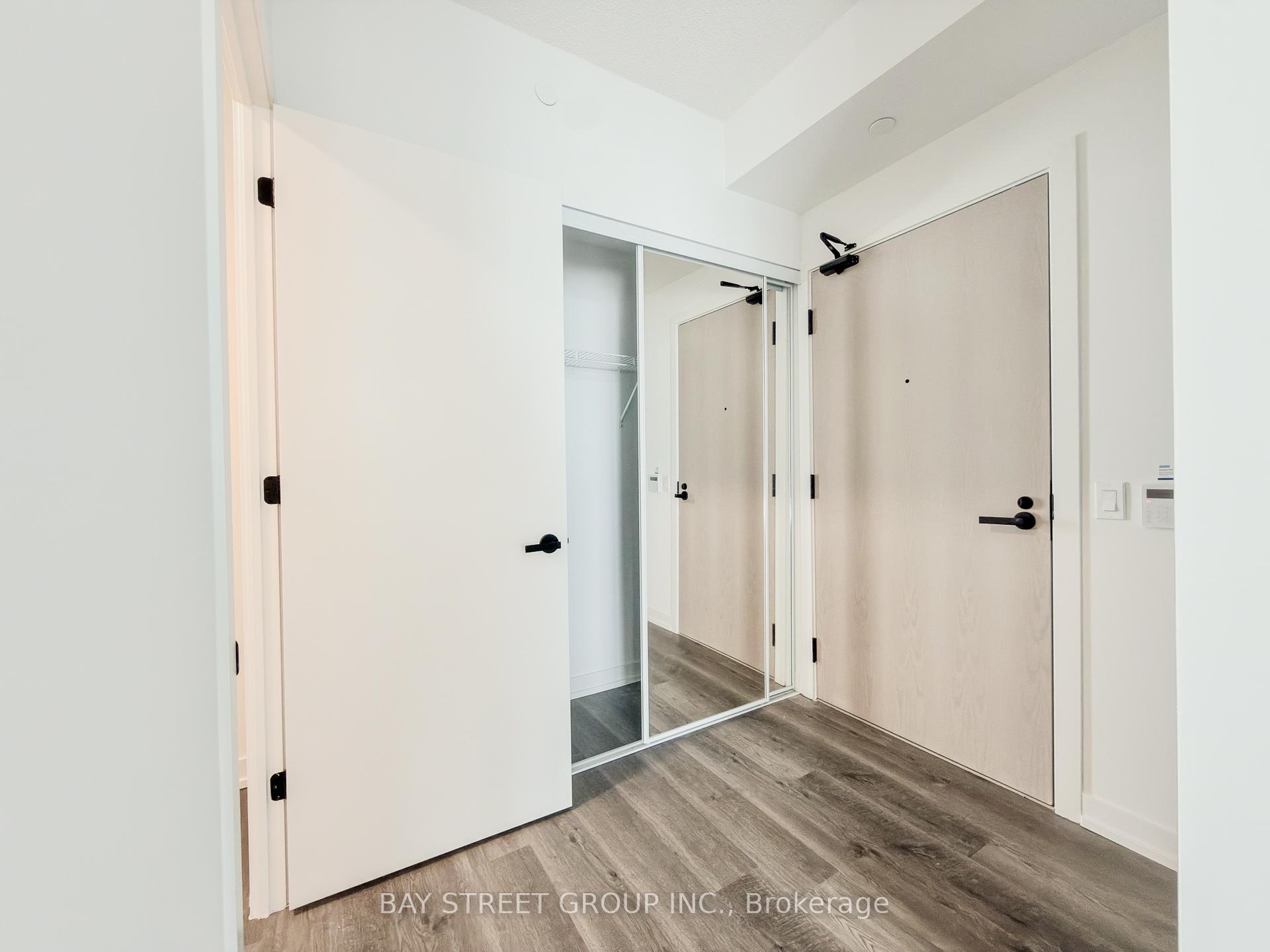 Photo 3 of Unit 5015, 8 Interchange Way, Vaughan, Vaughan Corporate Centre — HOMEH