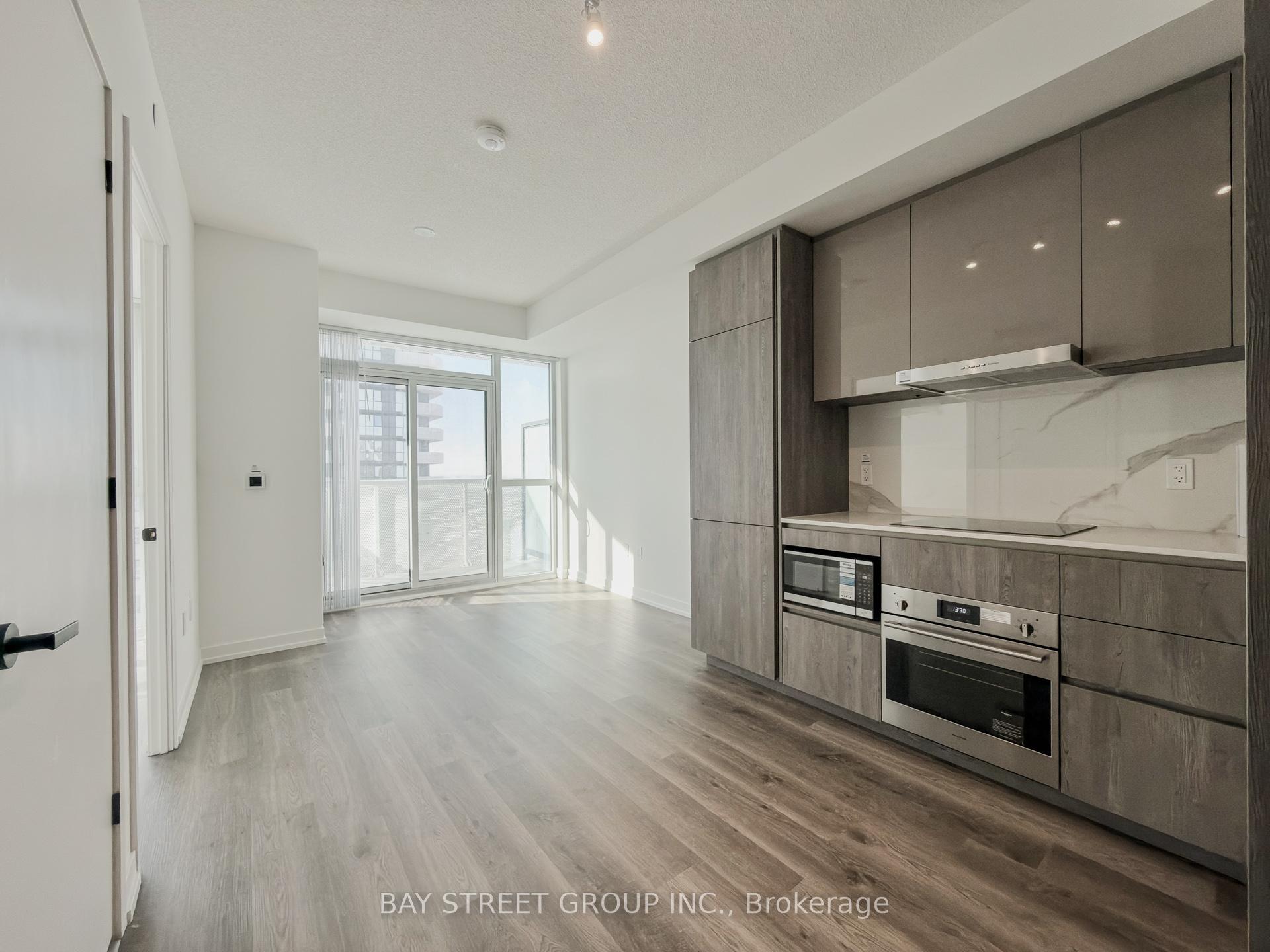 Photo 16 of Unit 5015, 8 Interchange Way, Vaughan, Vaughan Corporate Centre — HOMEH