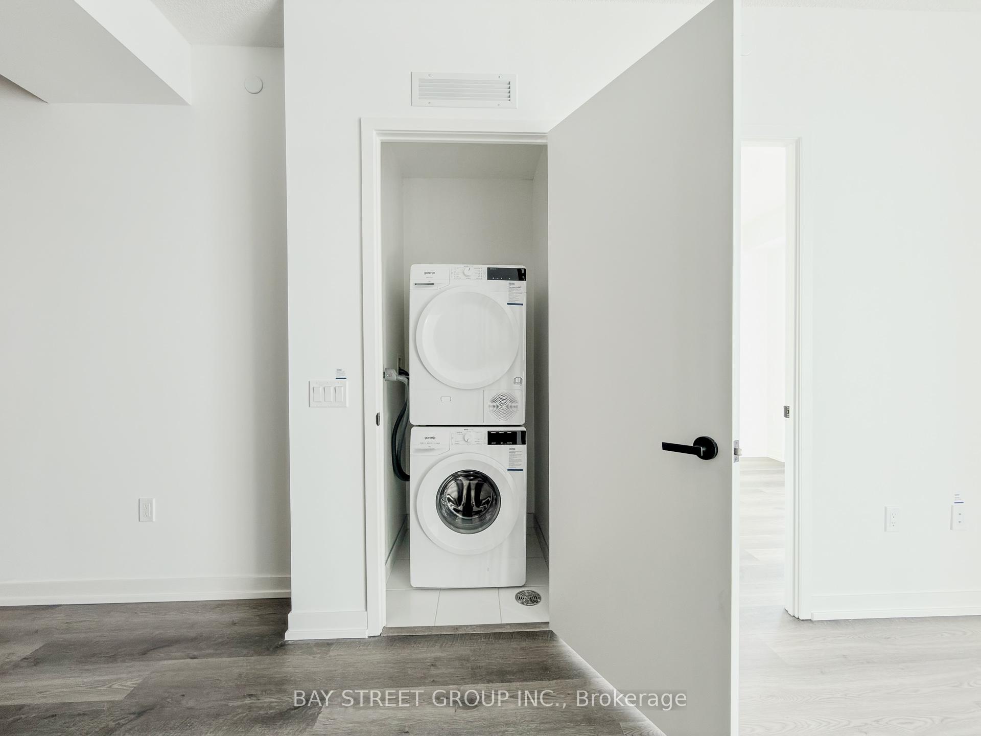 Photo 9 of Unit 5015, 8 Interchange Way, Vaughan, Vaughan Corporate Centre — HOMEH