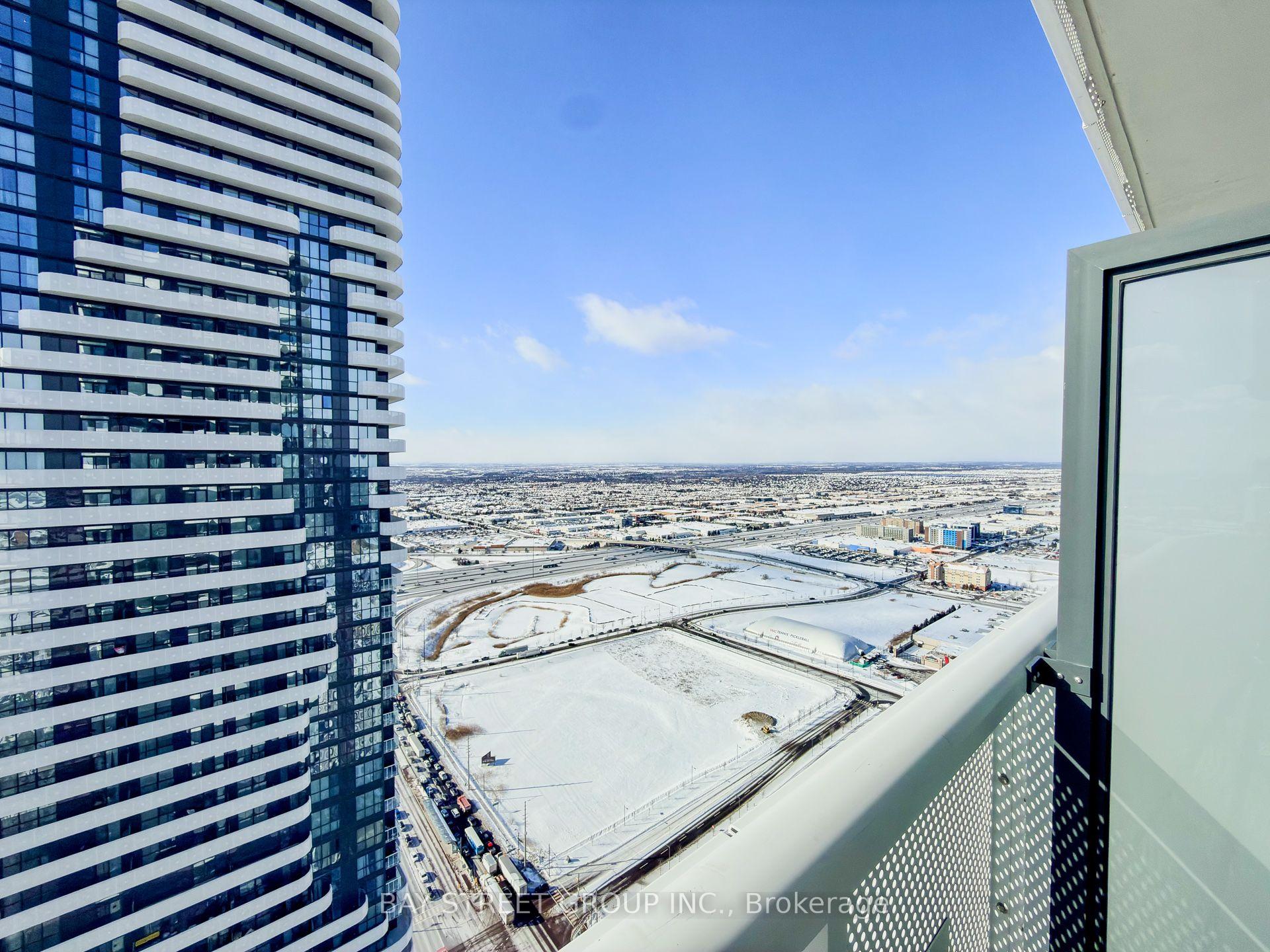 Photo 7 of Unit 5015, 8 Interchange Way, Vaughan, Vaughan Corporate Centre — HOMEH