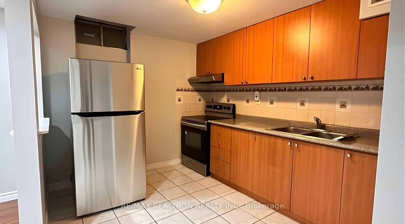 Photo 6 of Unit Bsmnt, 27 Sophia Road, Markham, Middlefield — HOMEH