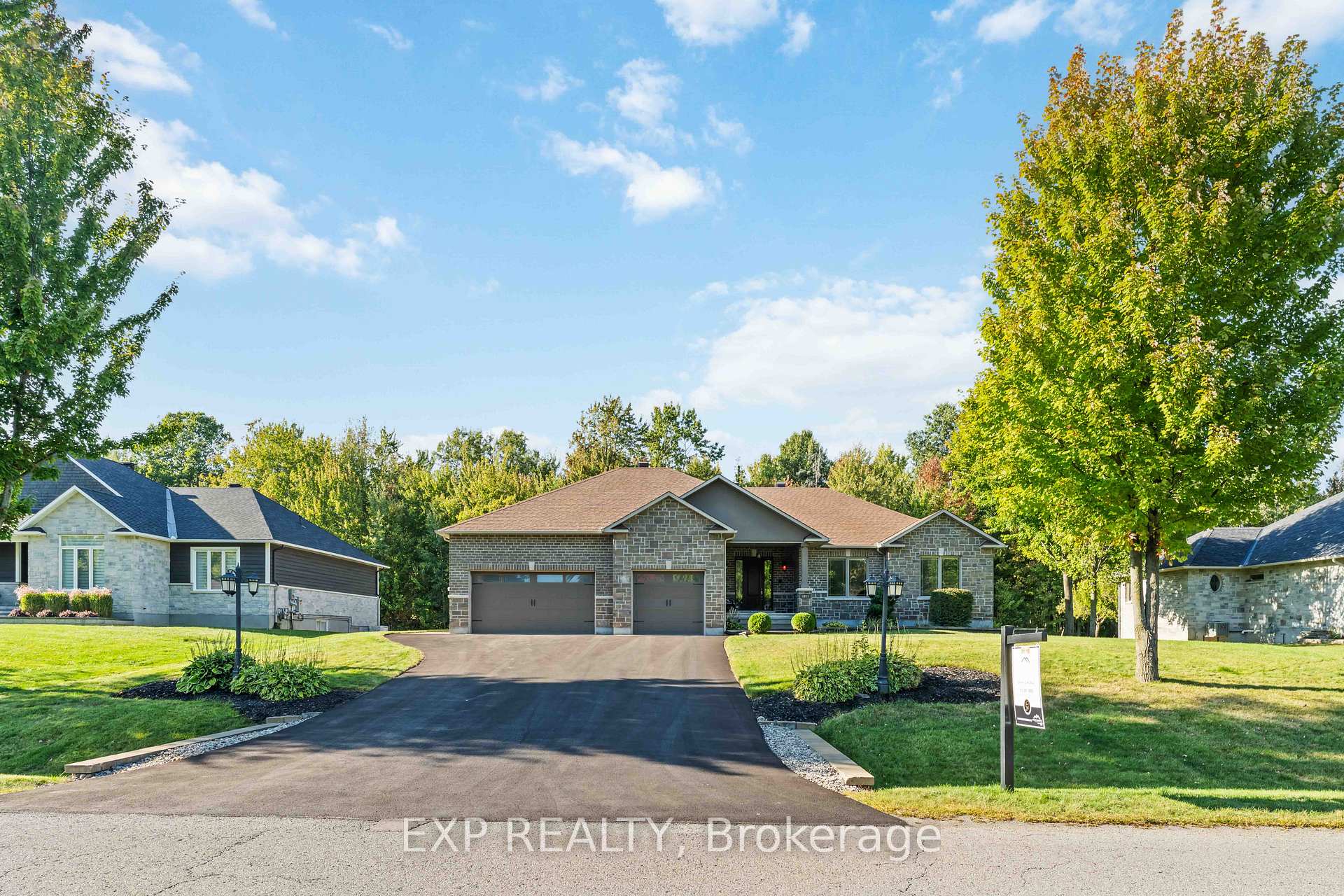 Photo 2 of 6805 Pebble Trail Way, Ottawa, Greely — HOMEH