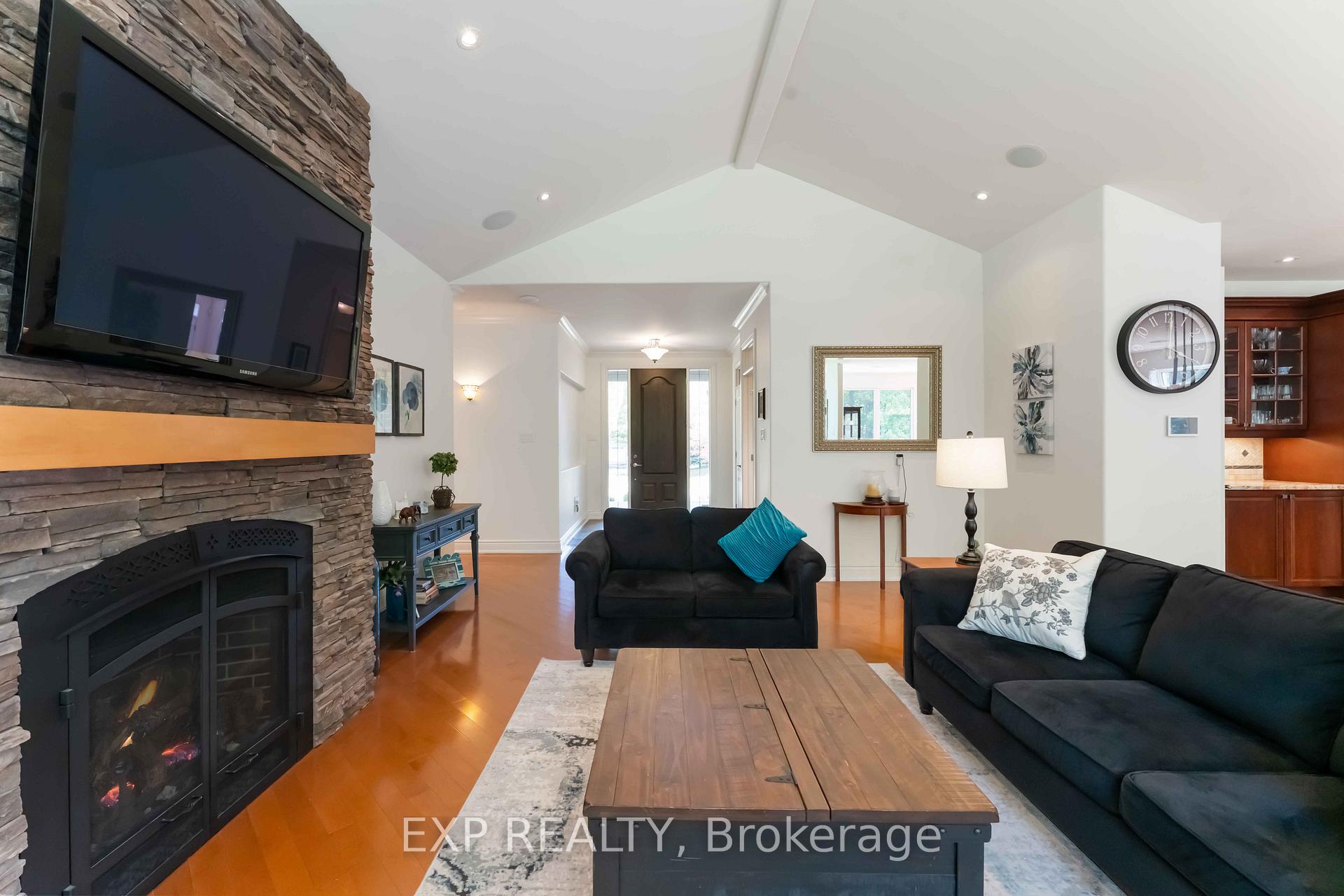 Photo 12 of 6805 Pebble Trail Way, Ottawa, Greely — HOMEH