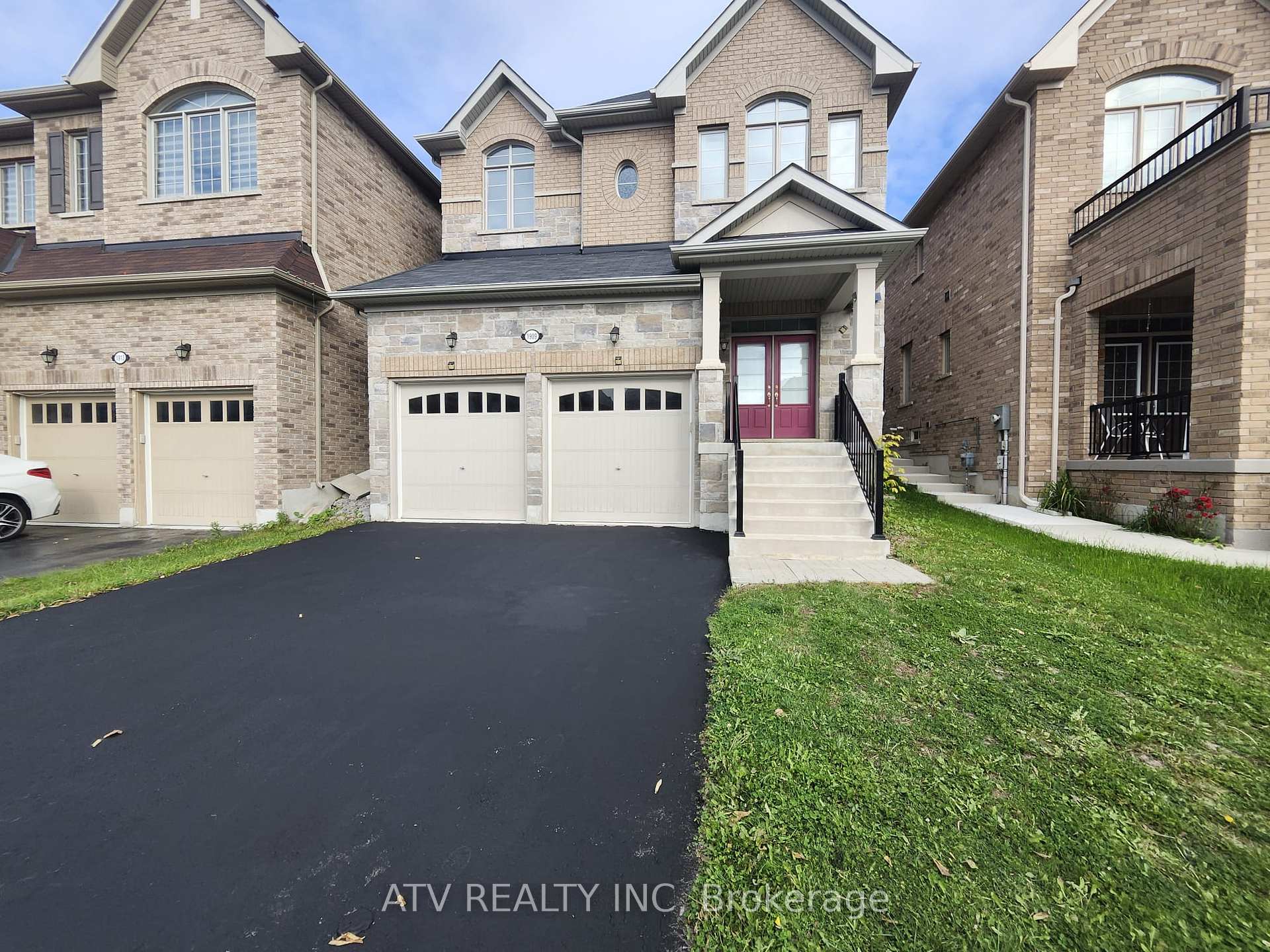 Photo 1 of 1909 Don White Court, Oshawa, Taunton — HOMEH