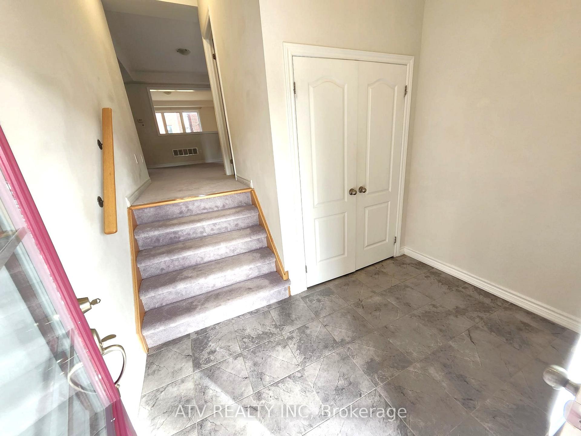 Photo 2 of 1909 Don White Court, Oshawa, Taunton — HOMEH