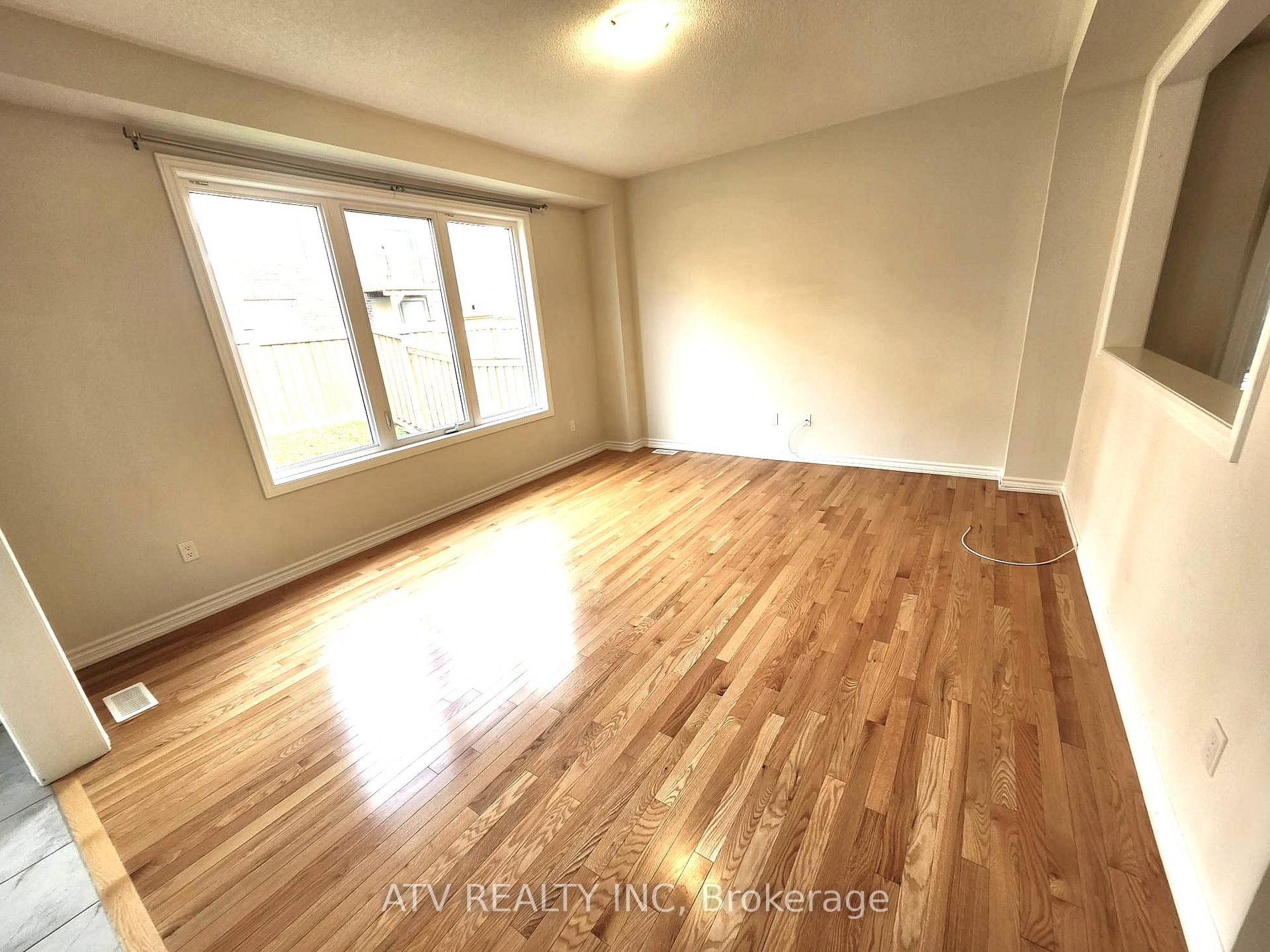 Photo 3 of 1909 Don White Court, Oshawa, Taunton — HOMEH