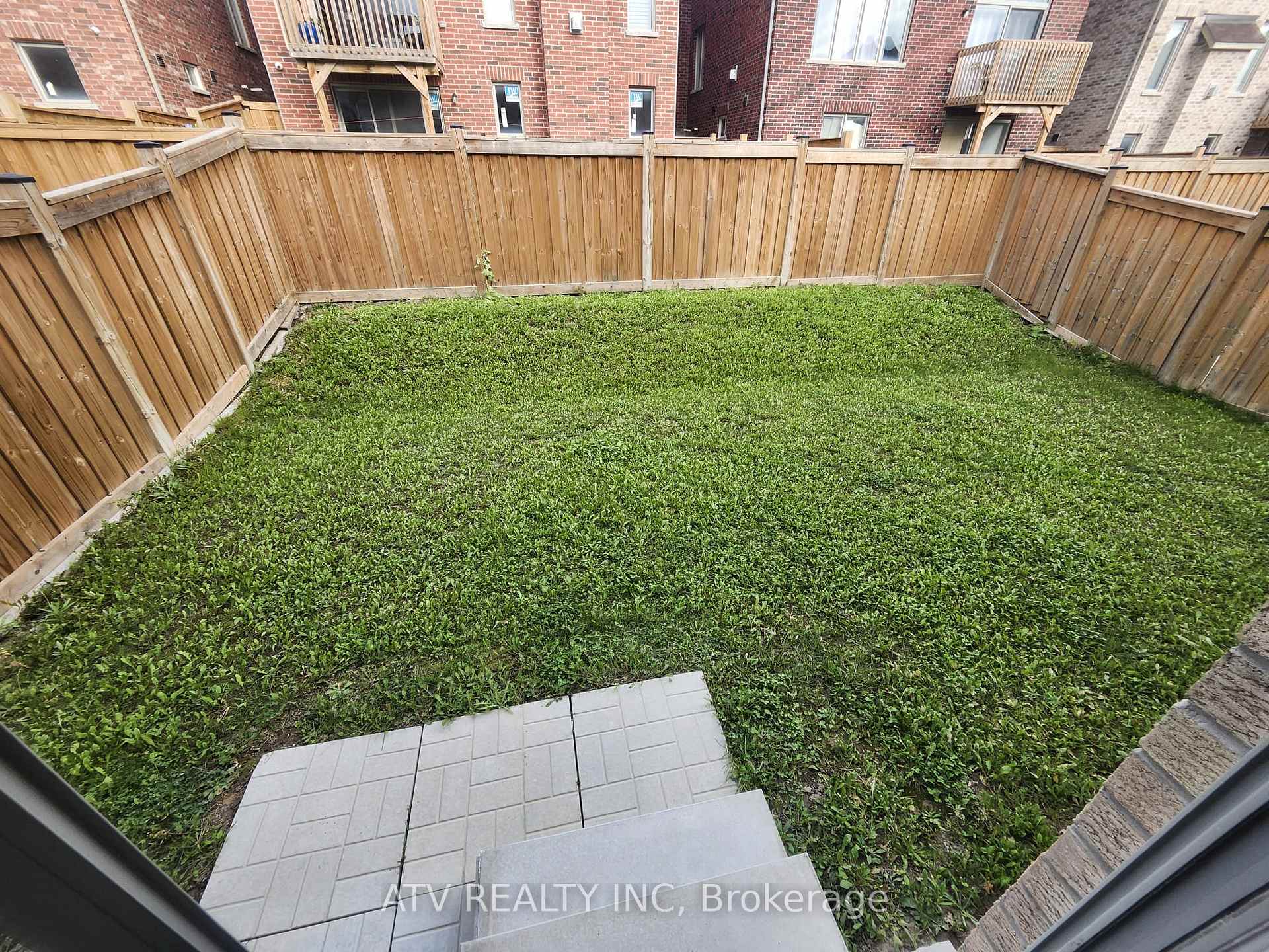 Photo 25 of 1909 Don White Court, Oshawa, Taunton — HOMEH