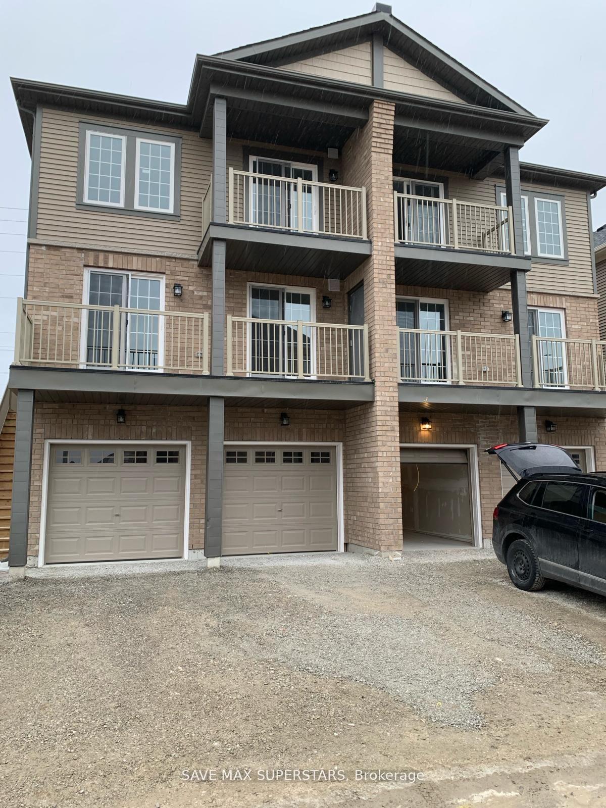 Front of 41 Pumpkin Corner Crescent