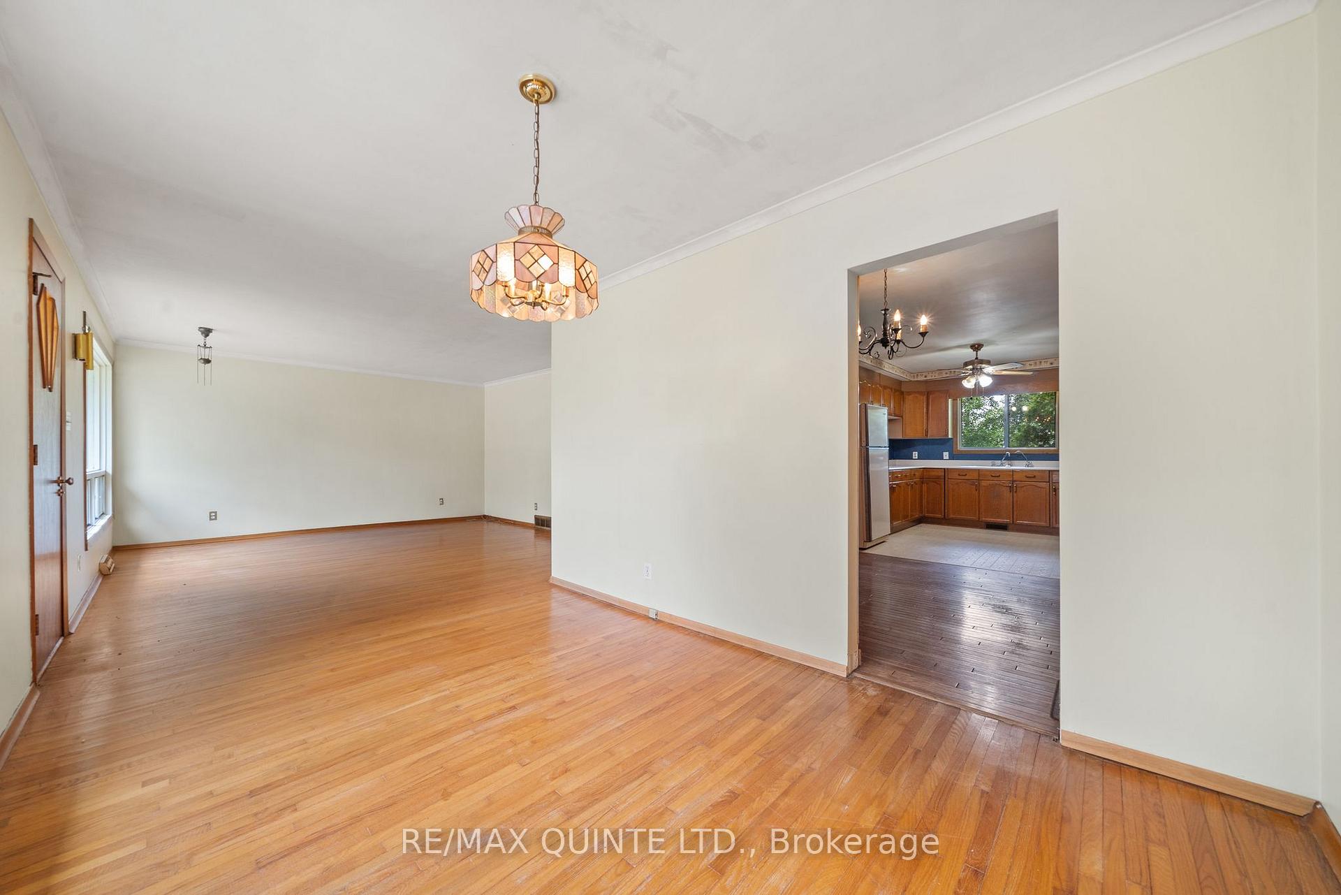 Photo 4 of 1462 County Road 12, Prince Edward County, Hallowell — HOMEH
