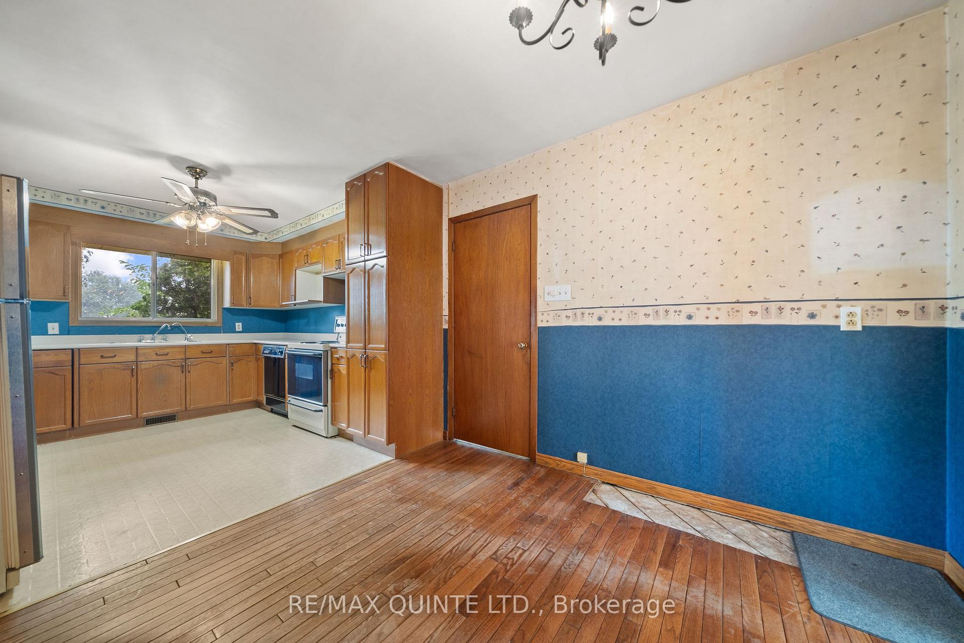Photo 8 of 1462 County Road 12, Prince Edward County, Hallowell — HOMEH