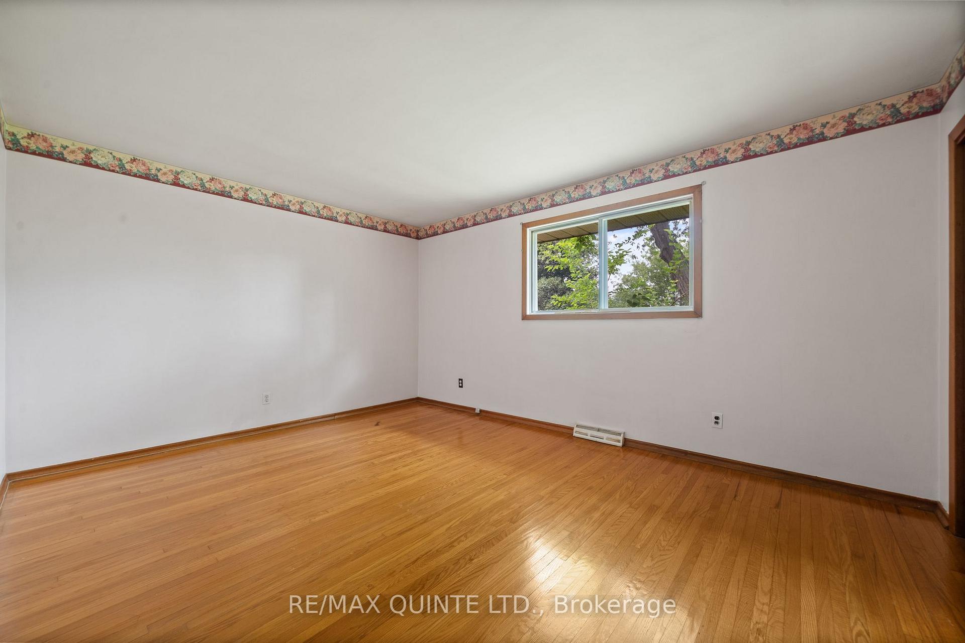 Photo 15 of 1462 County Road 12, Prince Edward County, Hallowell — HOMEH